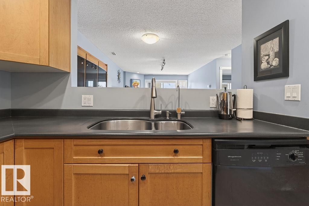 Photo 7 at 305 - 12110 106 Avenue NW, Westmount, Edmonton
