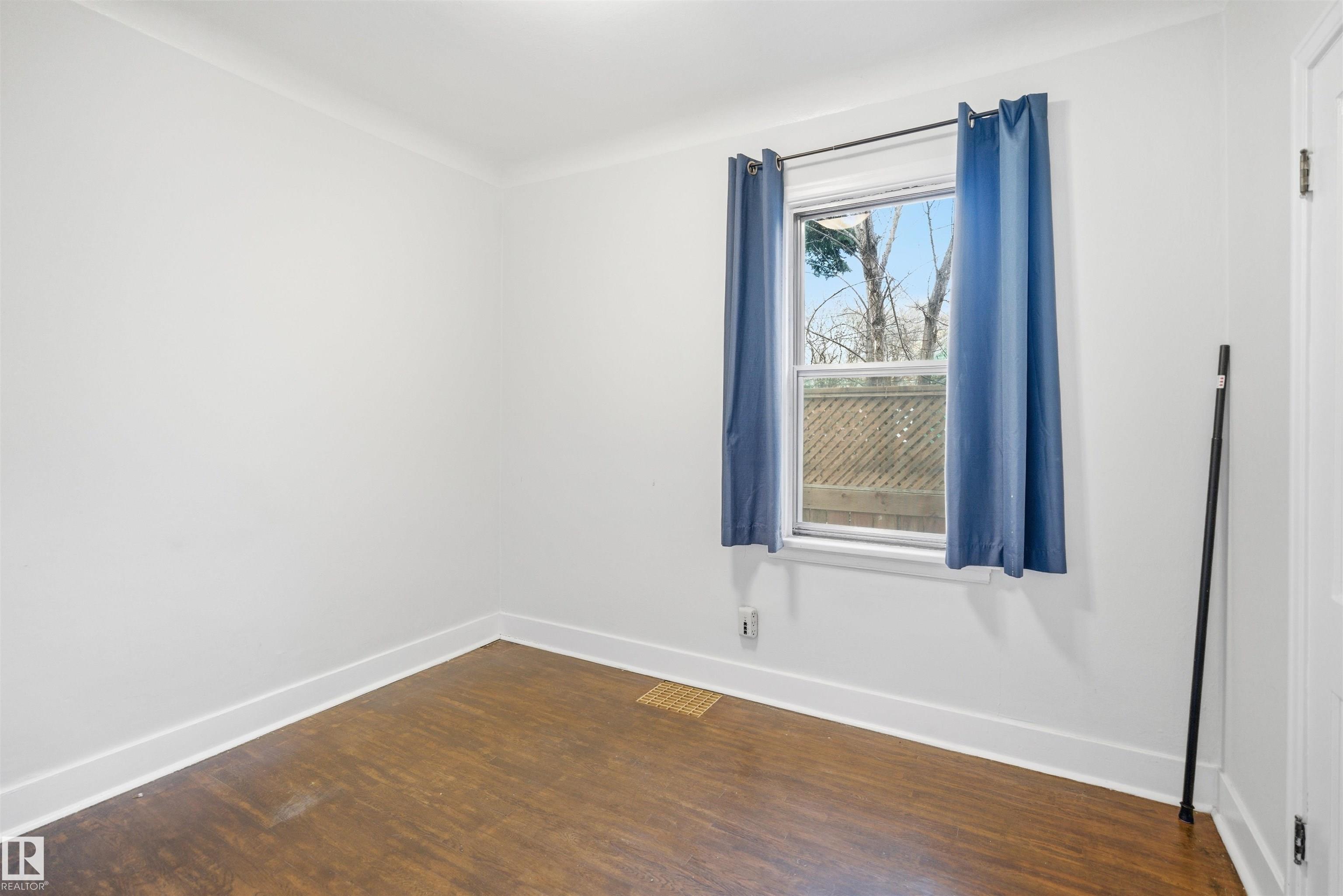 https://zimg.paragon.ice.com/ParagonImages/Property/PM/RAE/225399650/9/0/0/6d87619f47abe37544ce40ffda2b64e1/1/67461581f411b1e476be0f89c57cc083/225399650-437333e2-6828-4744-bf92-7226fb2570bb.JPG