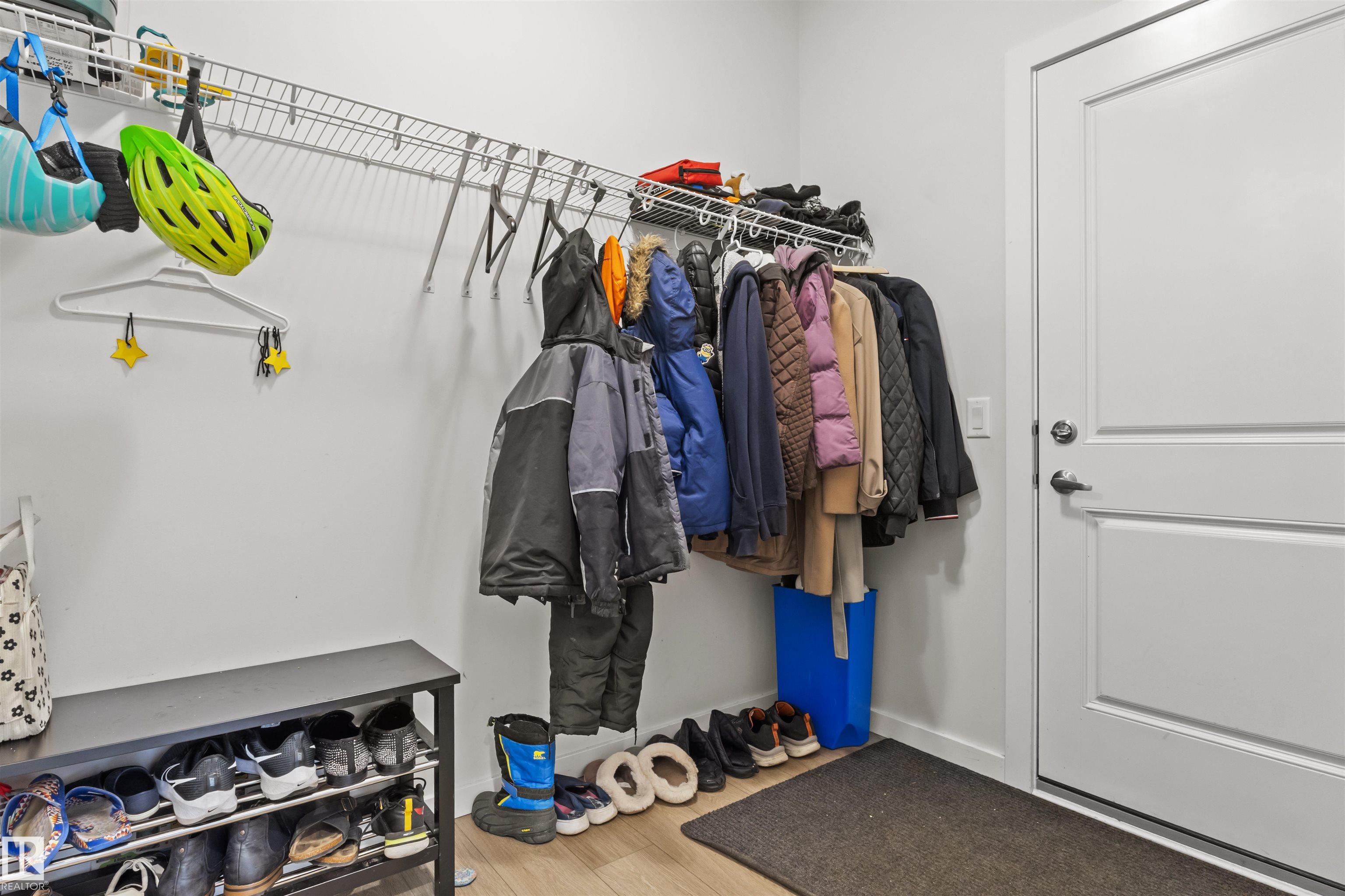 https://zimg.paragon.ice.com/ParagonImages/Property/PM/RAE/225399652/28/0/0/1f9fd024bbd7572035517c27277e9423/1/4cc42d2d68412996c73ee3c80b793a8e/225399652-bf52ab66-86f1-441b-9f80-873ccb89bc6f.JPG