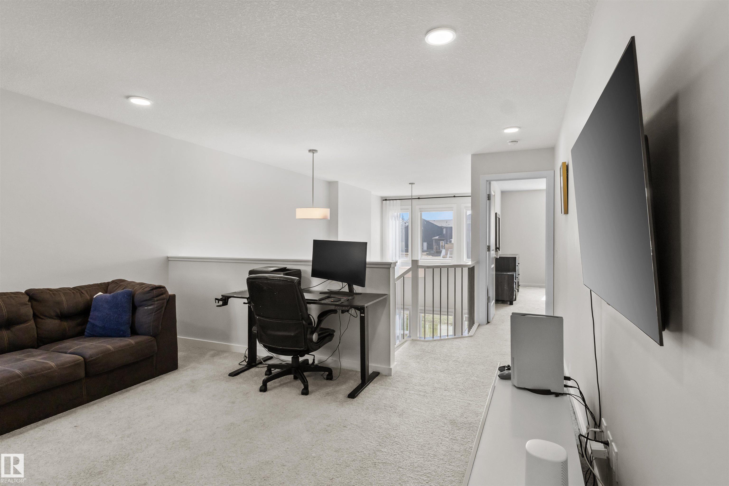 https://zimg.paragon.ice.com/ParagonImages/Property/PM/RAE/225399652/31/0/0/ba04eb502807d31386b4b17049559693/1/4cc42d2d68412996c73ee3c80b793a8e/225399652-0c947124-fe14-4a93-a642-5cd1c5cbb15a.JPG