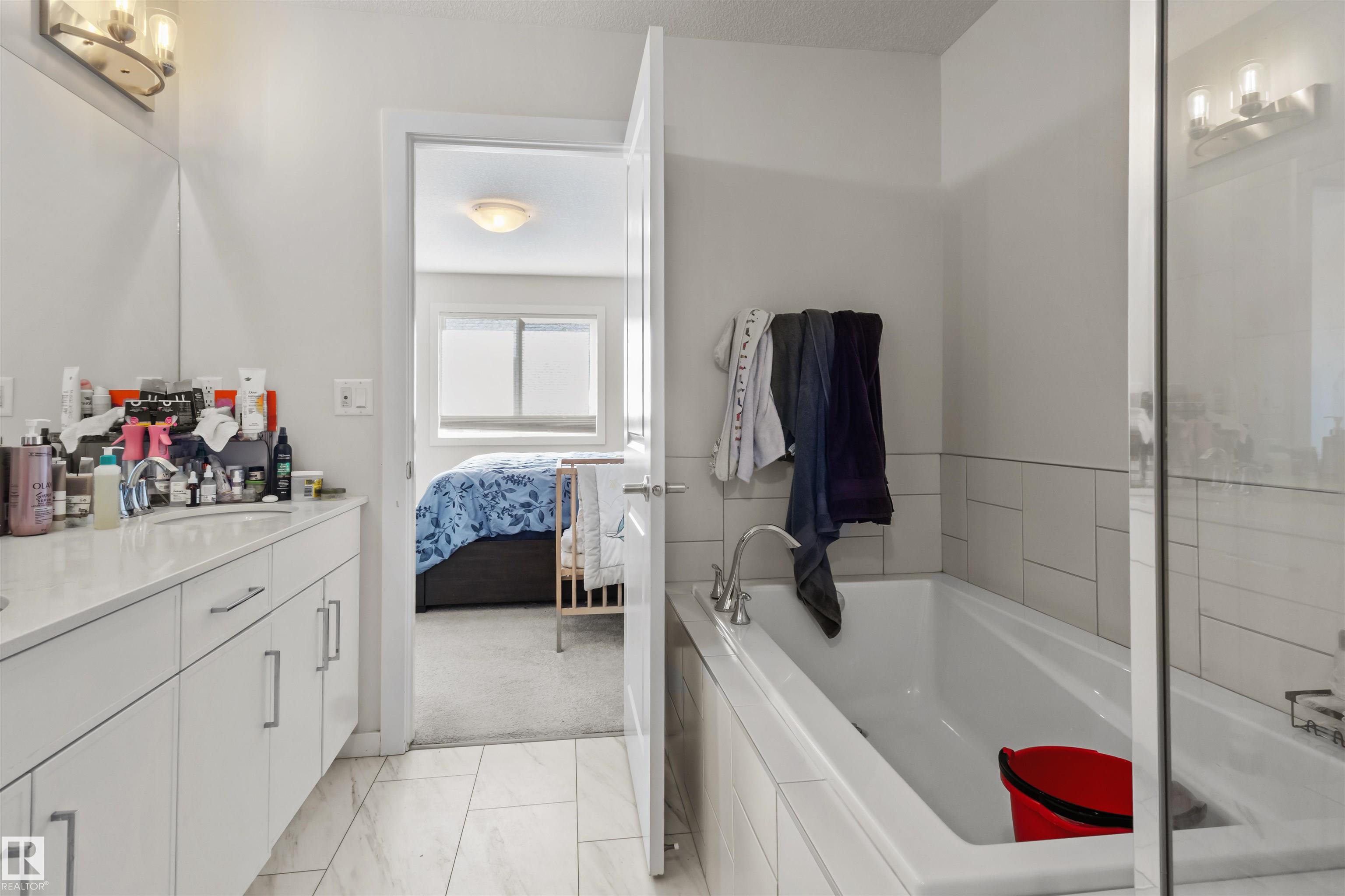 https://zimg.paragon.ice.com/ParagonImages/Property/PM/RAE/225399652/40/0/0/b80321c60101a354f1eaeb59275df66c/1/4cc42d2d68412996c73ee3c80b793a8e/225399652-59fe89e1-4077-4a80-a2d4-5b4355c01c8b.JPG