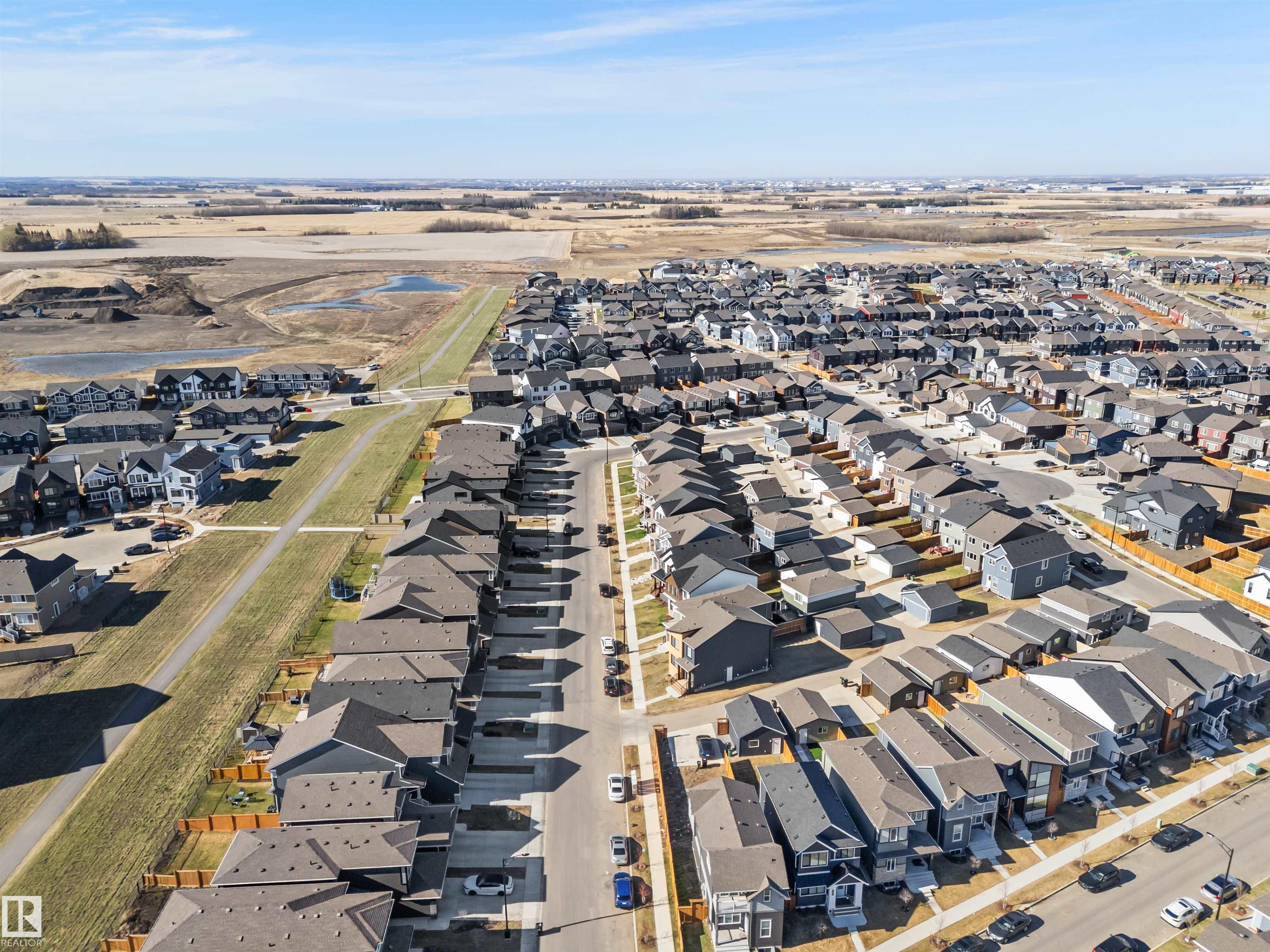 https://zimg.paragon.ice.com/ParagonImages/Property/PM/RAE/225399652/52/0/0/ebb40dba03f81c39e980c1e5f262faea/1/4cc42d2d68412996c73ee3c80b793a8e/225399652-73c21833-8886-44ce-8041-0af4640c2f51.JPG