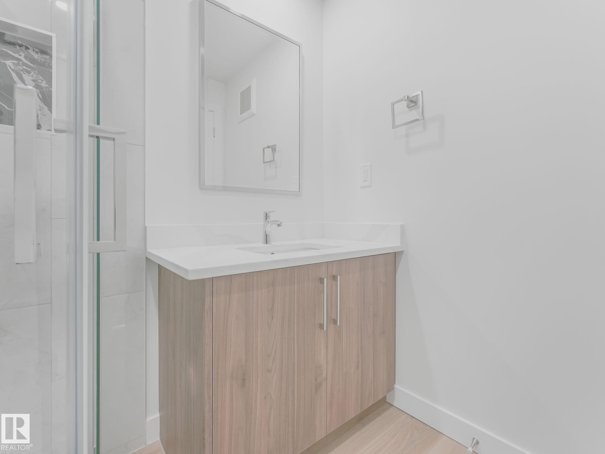 https://zimg.paragon.ice.com/ParagonImages/Property/PM/RAE/225399653/16/0/0/6ee0a99e9a1fe7da94b71cdb34c4abc1/1/ea5bf61762a7ce312736f42a8fe0471a/225399653-1ad163bd-2578-4d72-8d7e-451dacd84287.JPG