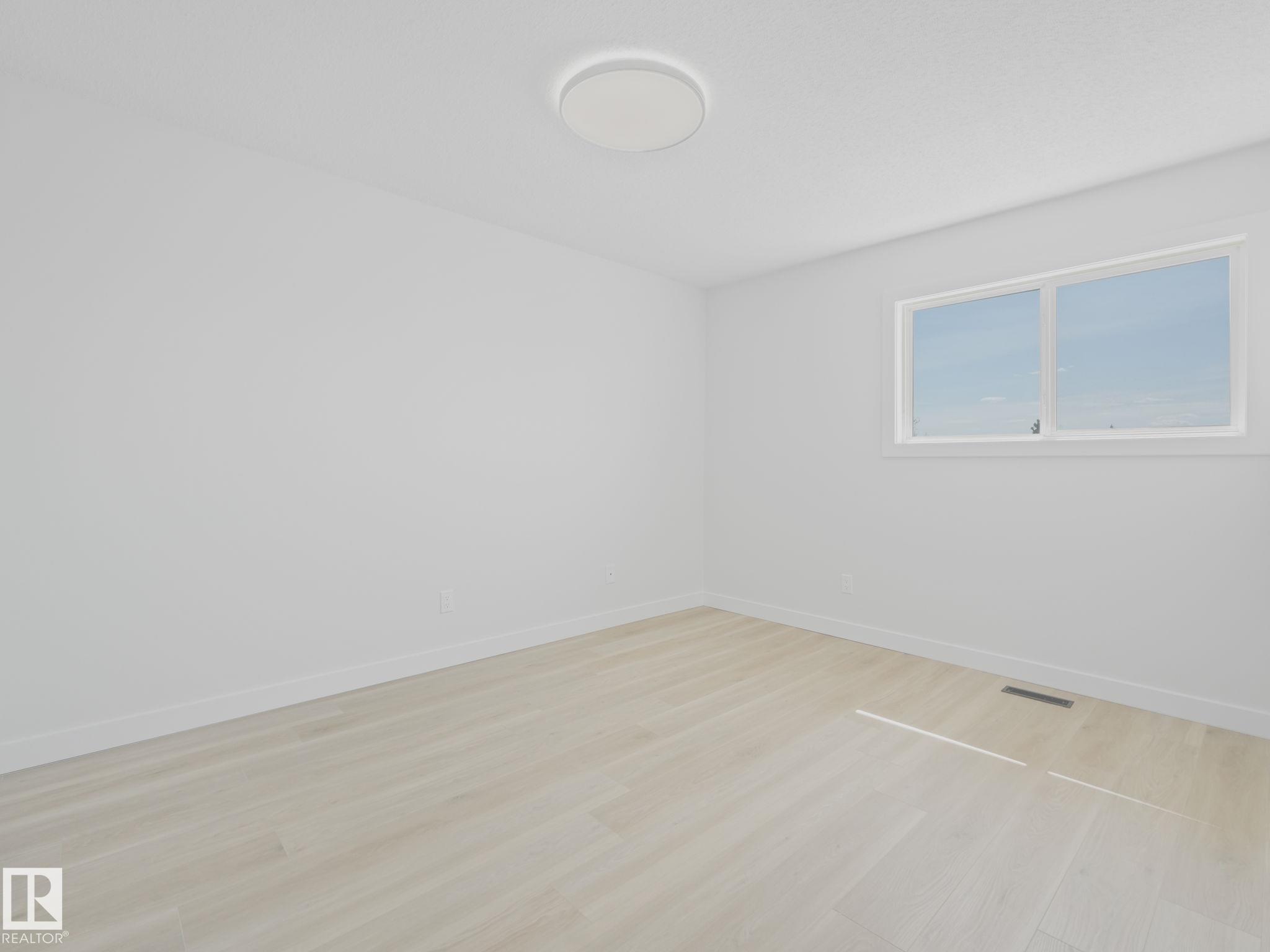 https://zimg.paragon.ice.com/ParagonImages/Property/PM/RAE/225399653/22/0/0/a28d7074e8967e1530d0bd24fe931e89/1/ea5bf61762a7ce312736f42a8fe0471a/225399653-7c03b801-69d3-432d-be44-0d4c3473243f.JPG