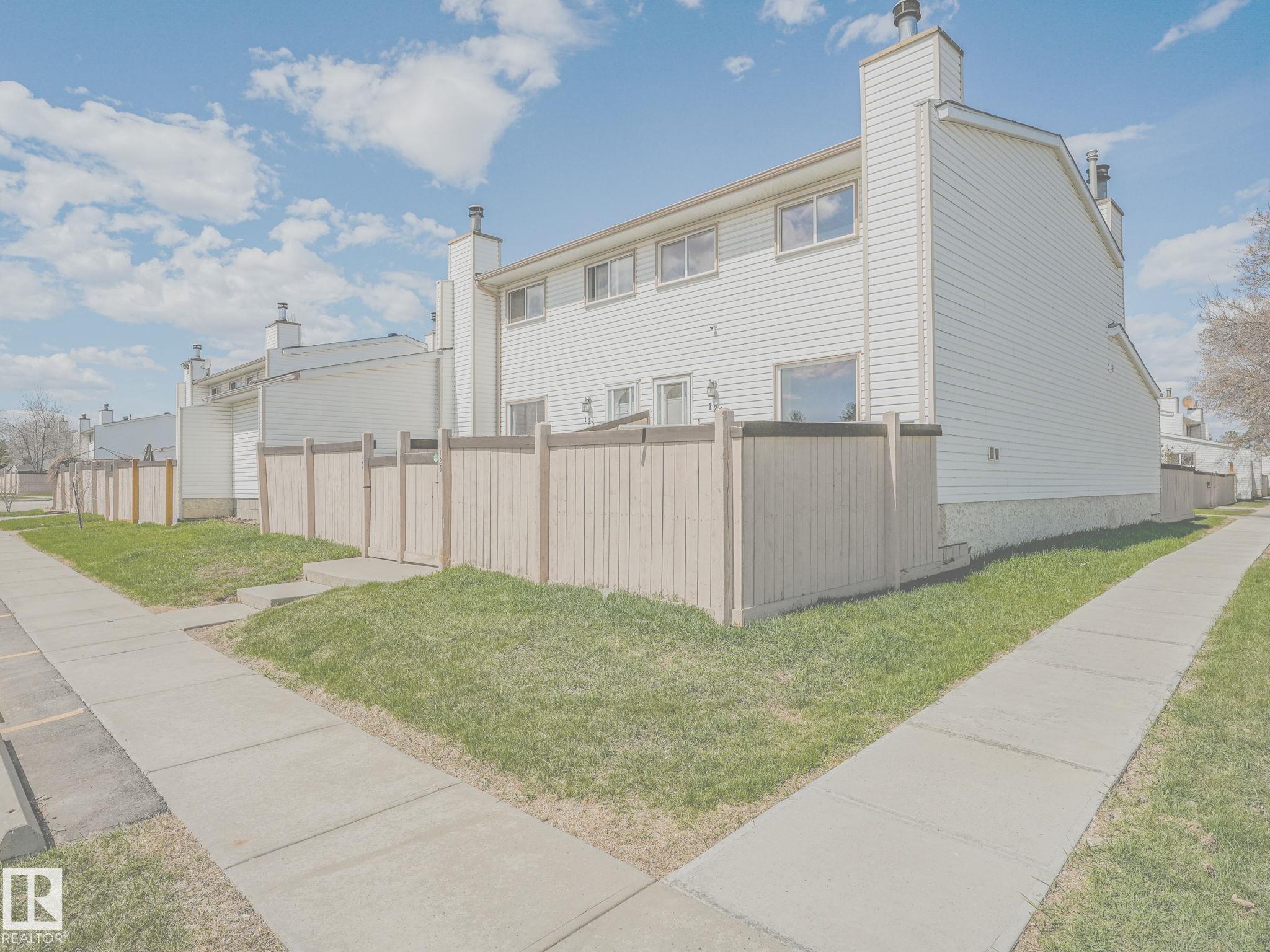 https://zimg.paragon.ice.com/ParagonImages/Property/PM/RAE/225399653/34/0/0/667e22fd0e747b40ee8412ede509ec16/1/ea5bf61762a7ce312736f42a8fe0471a/225399653-d050eb0a-3da5-4a28-9812-8b0d09b84cd1.JPG