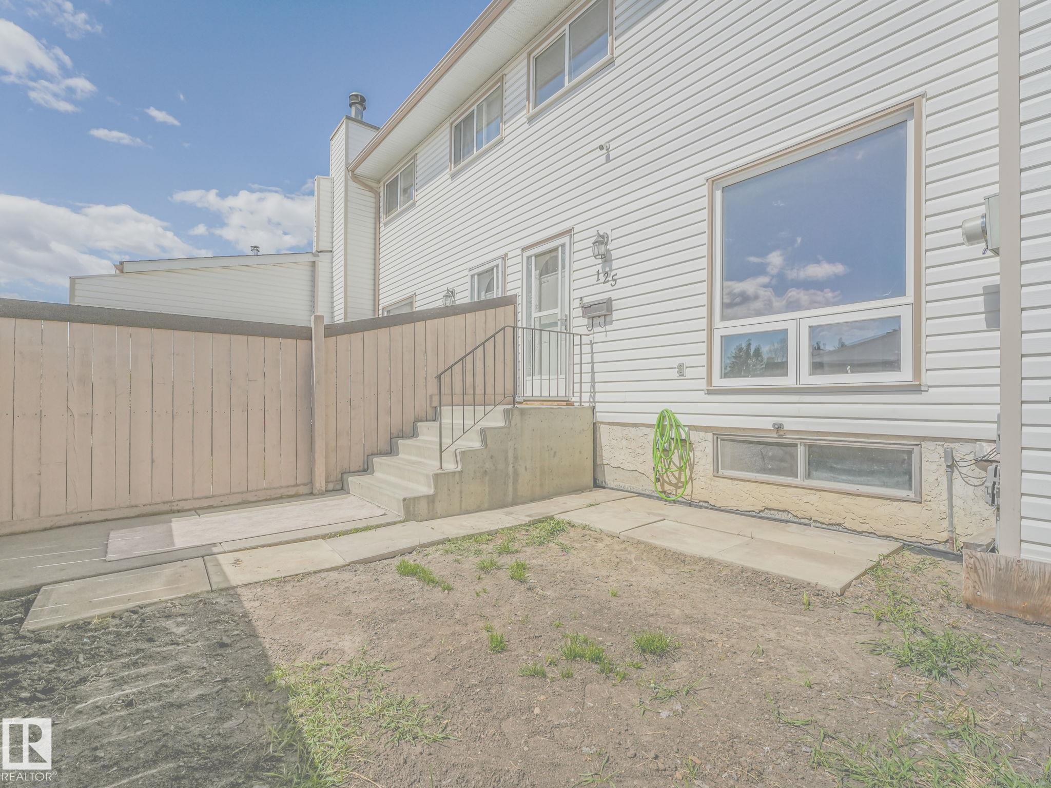 https://zimg.paragon.ice.com/ParagonImages/Property/PM/RAE/225399653/39/0/0/2a946b7b68cc090f807f9d164a3d9284/1/ea5bf61762a7ce312736f42a8fe0471a/225399653-f38afb6e-b3a8-49cb-84f4-9400d5ff3b11.JPG