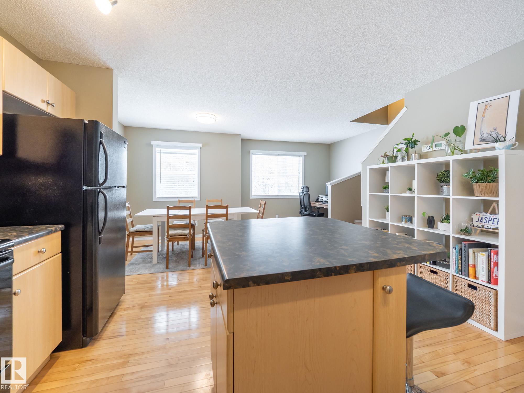 Photo 11 at 25 - 8304 11 Avenue SW, Summerside, Edmonton