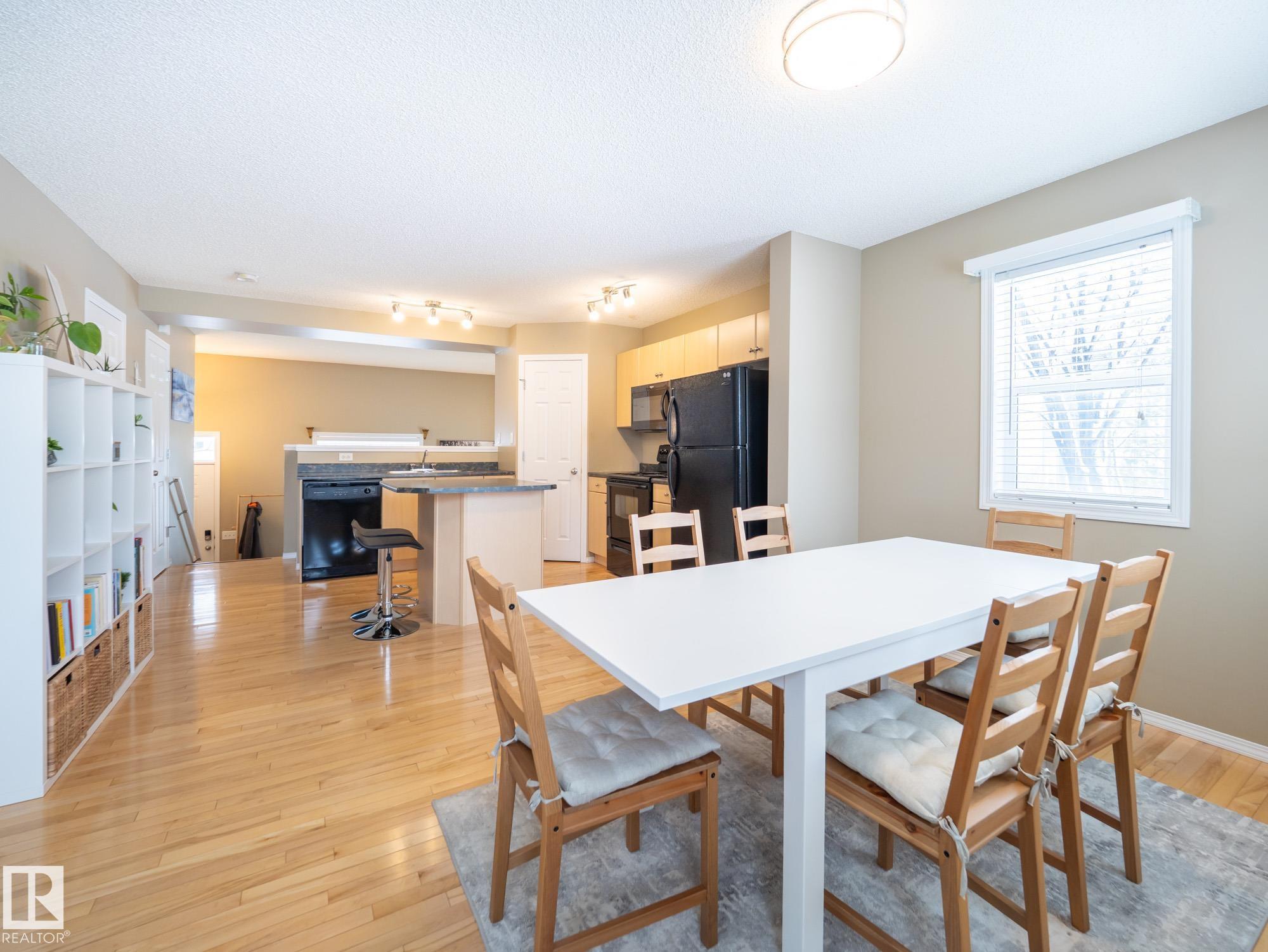 Photo 12 at 25 - 8304 11 Avenue SW, Summerside, Edmonton