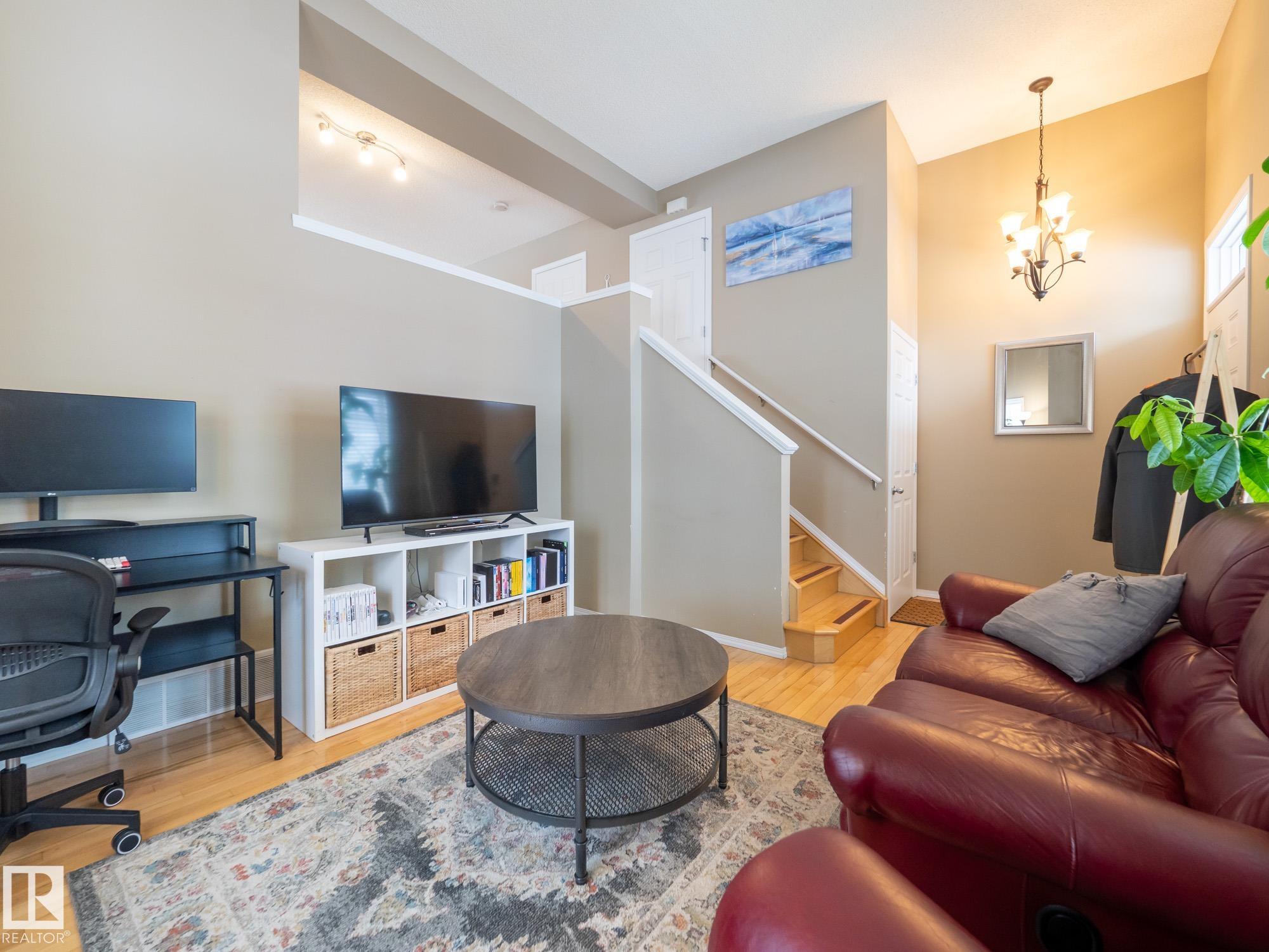 Photo 7 at 25 - 8304 11 Avenue SW, Summerside, Edmonton