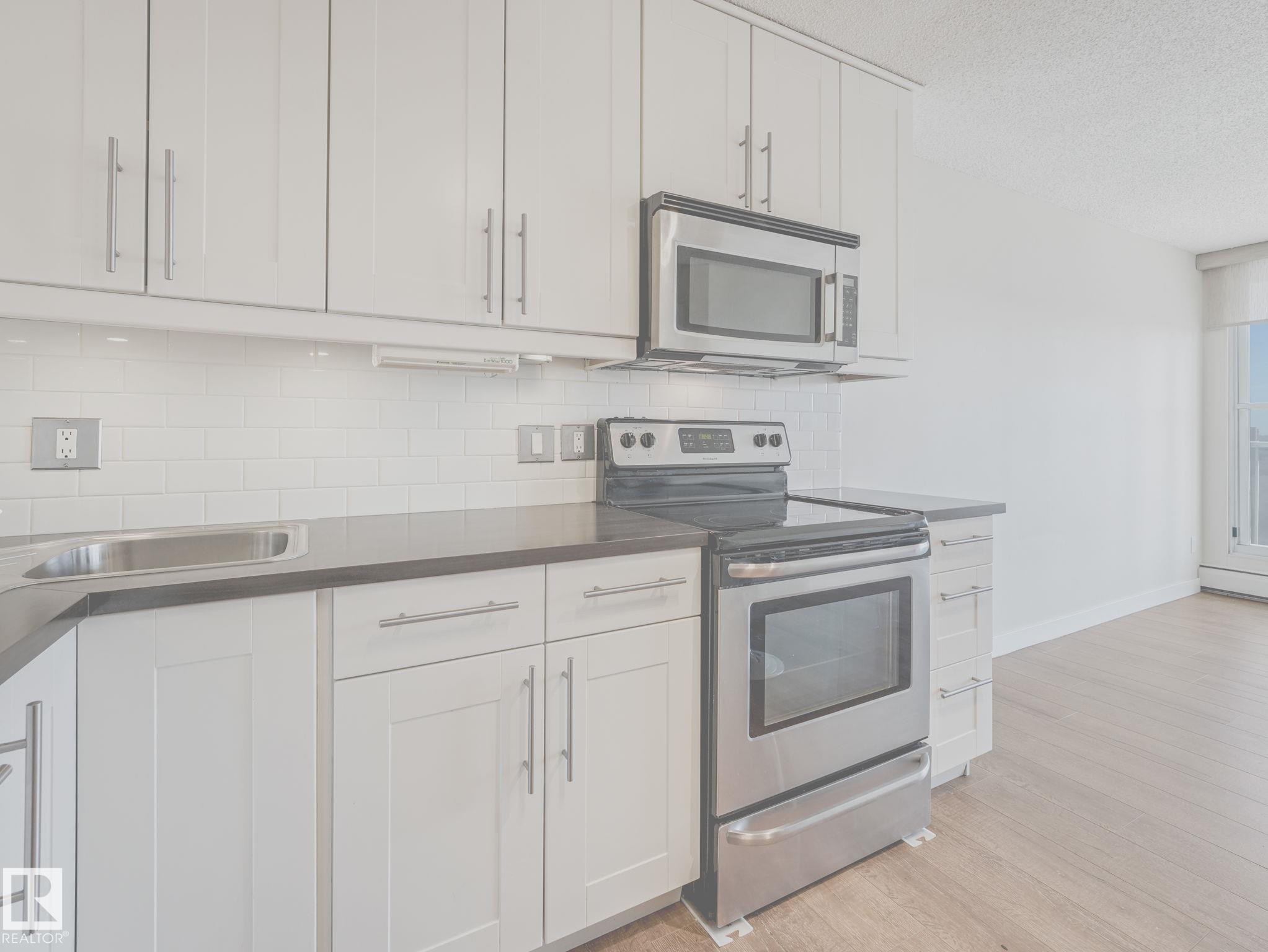 Photo 12 at 1403 - 12141 Jasper Avenue NW, Wîhkwêntôwin, Edmonton