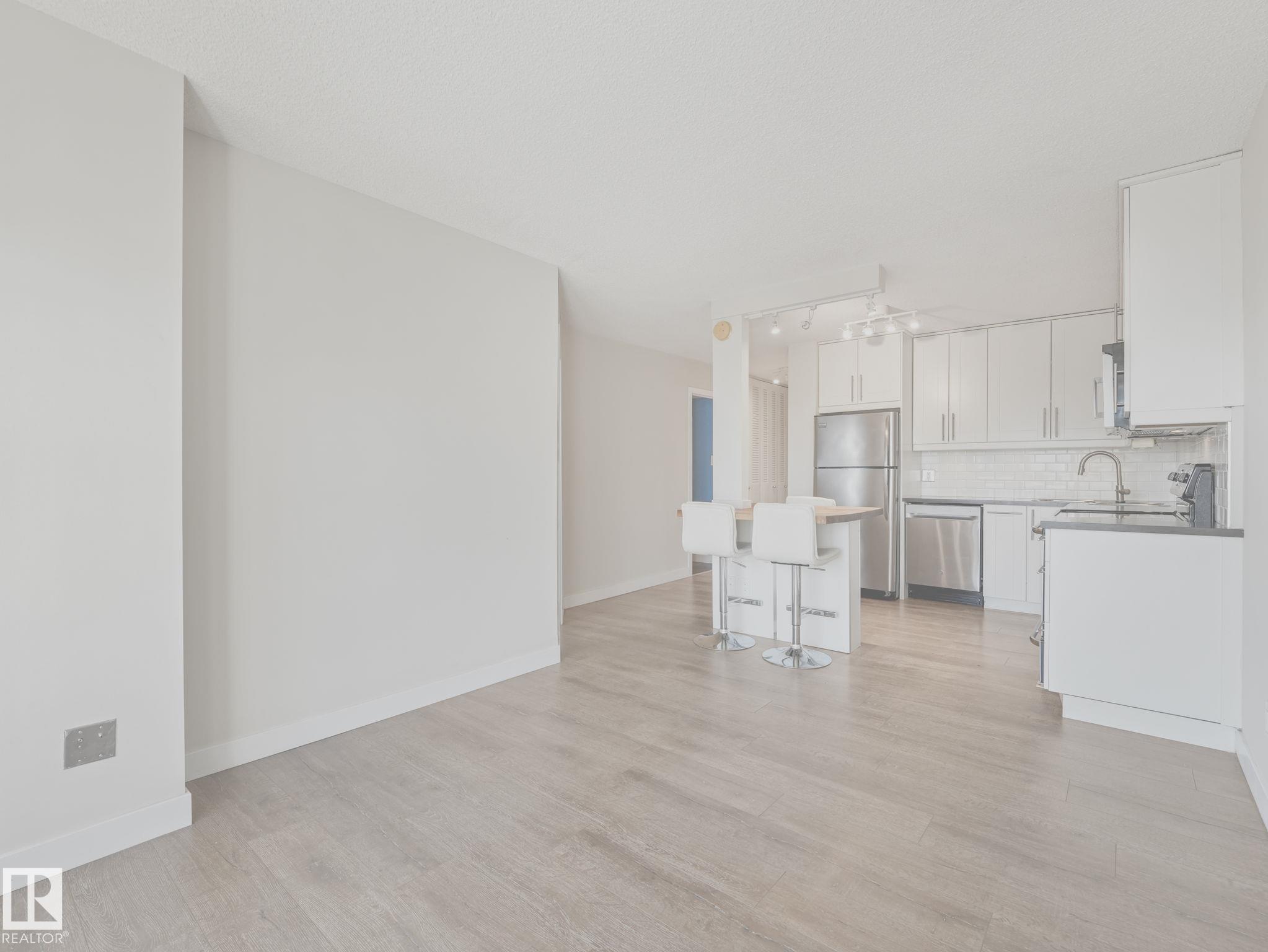 Photo 19 at 1403 - 12141 Jasper Avenue NW, Wîhkwêntôwin, Edmonton