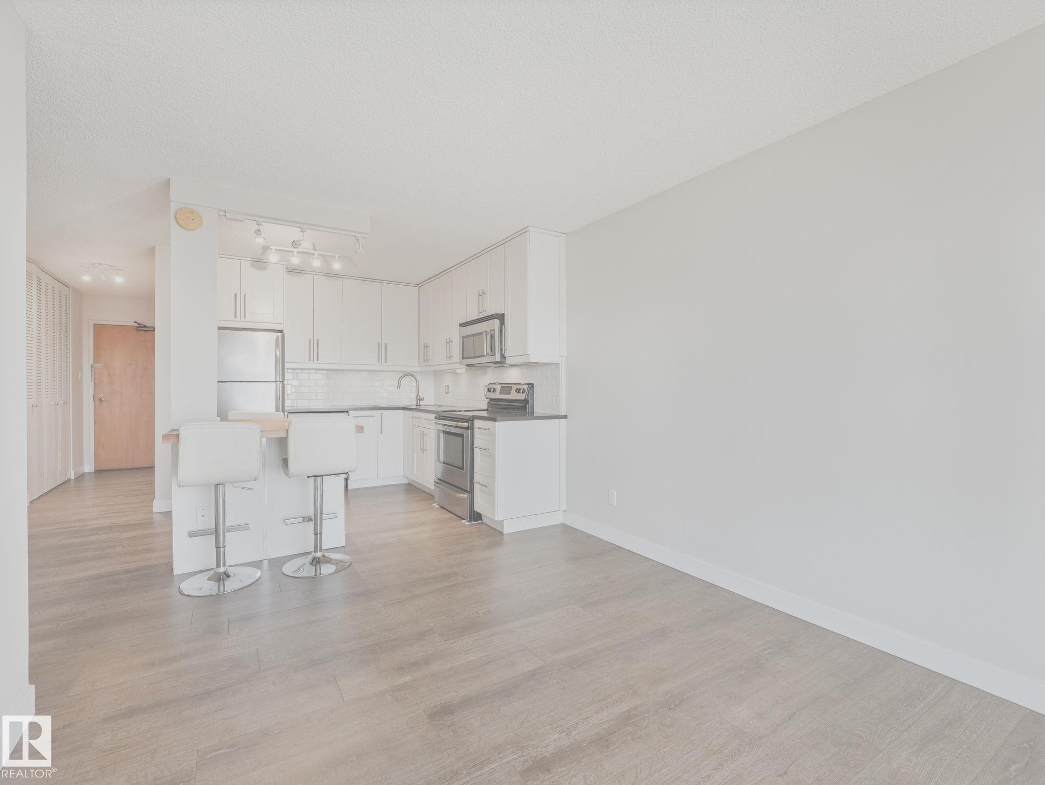 Photo 20 at 1403 - 12141 Jasper Avenue NW, Wîhkwêntôwin, Edmonton