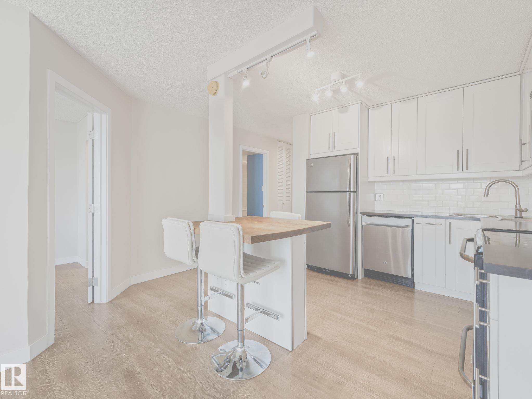 Photo 6 at 1403 - 12141 Jasper Avenue NW, Wîhkwêntôwin, Edmonton