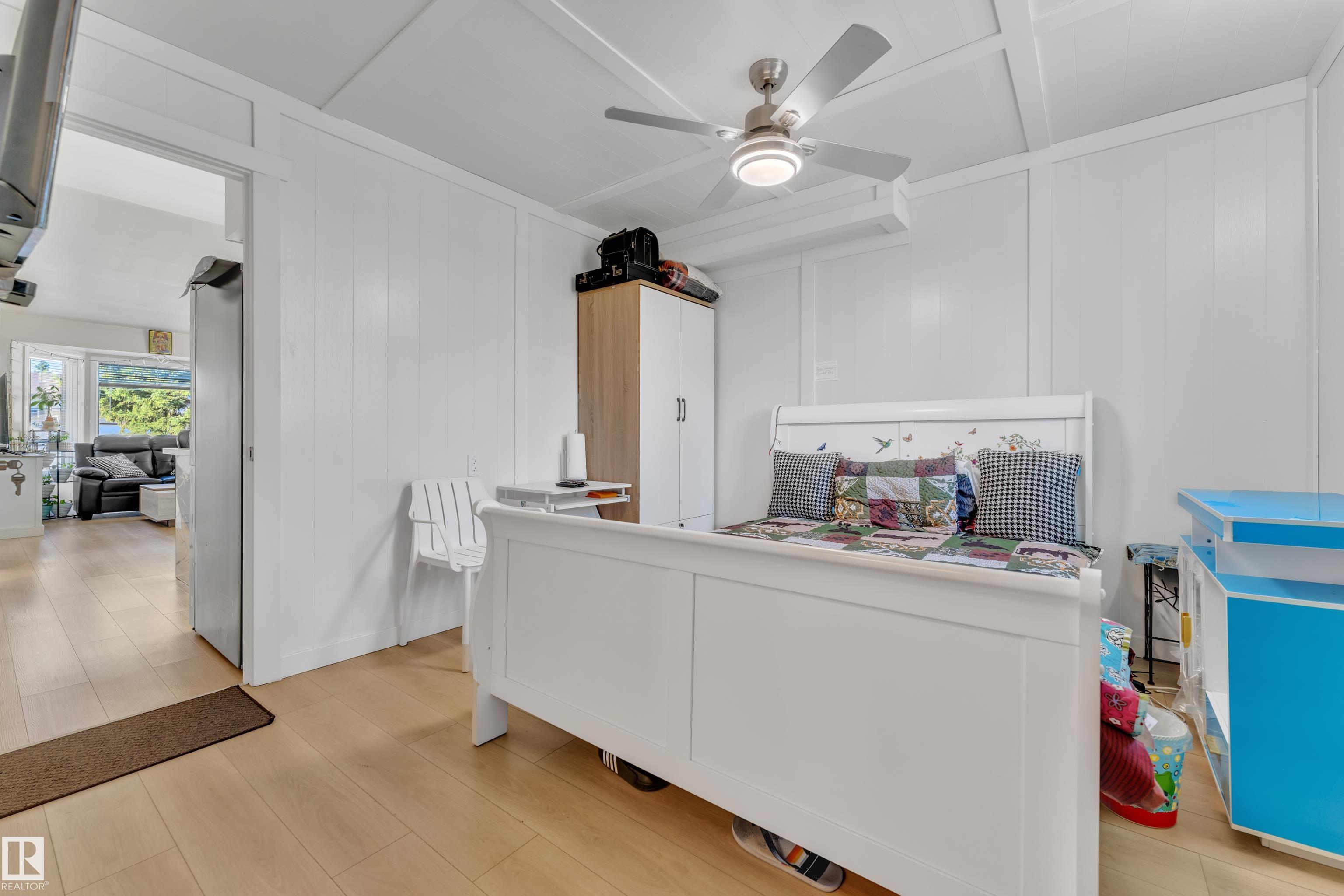https://zimg.paragon.ice.com/ParagonImages/Property/PM/RAE/225399670/20/0/0/c150c29ba01a360cd1f01a2e678beb4d/1/33c3490789d626ca34230aee38f6307c/225399670-c569a7eb-5270-4dcd-8627-4c8d61412c7f.JPG