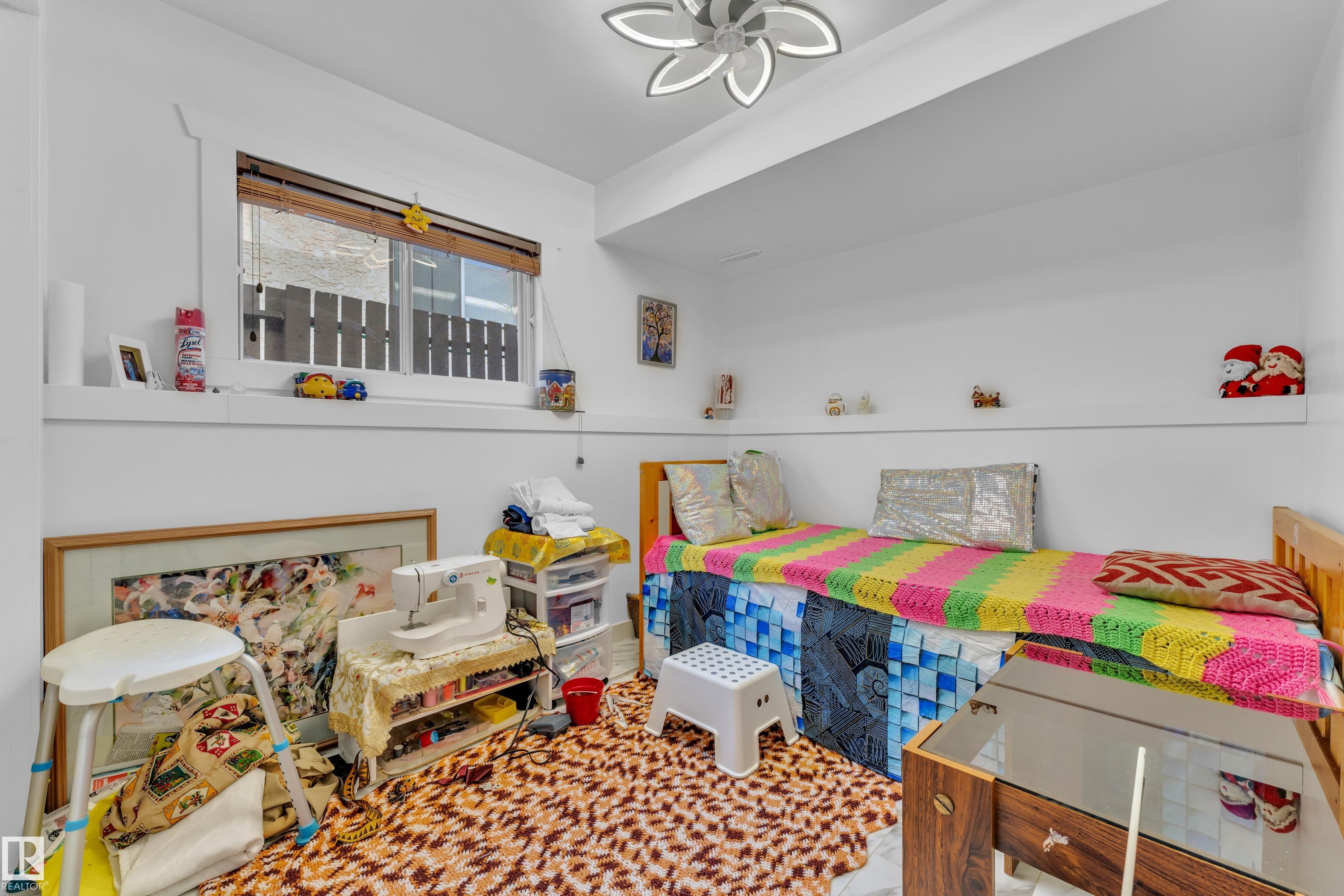 https://zimg.paragon.ice.com/ParagonImages/Property/PM/RAE/225399670/31/0/0/e2854d34bdd5c6d08a4395b19e9bfe47/1/33c3490789d626ca34230aee38f6307c/225399670-894f5586-7880-43b0-b899-f2cfd41279cb.JPG