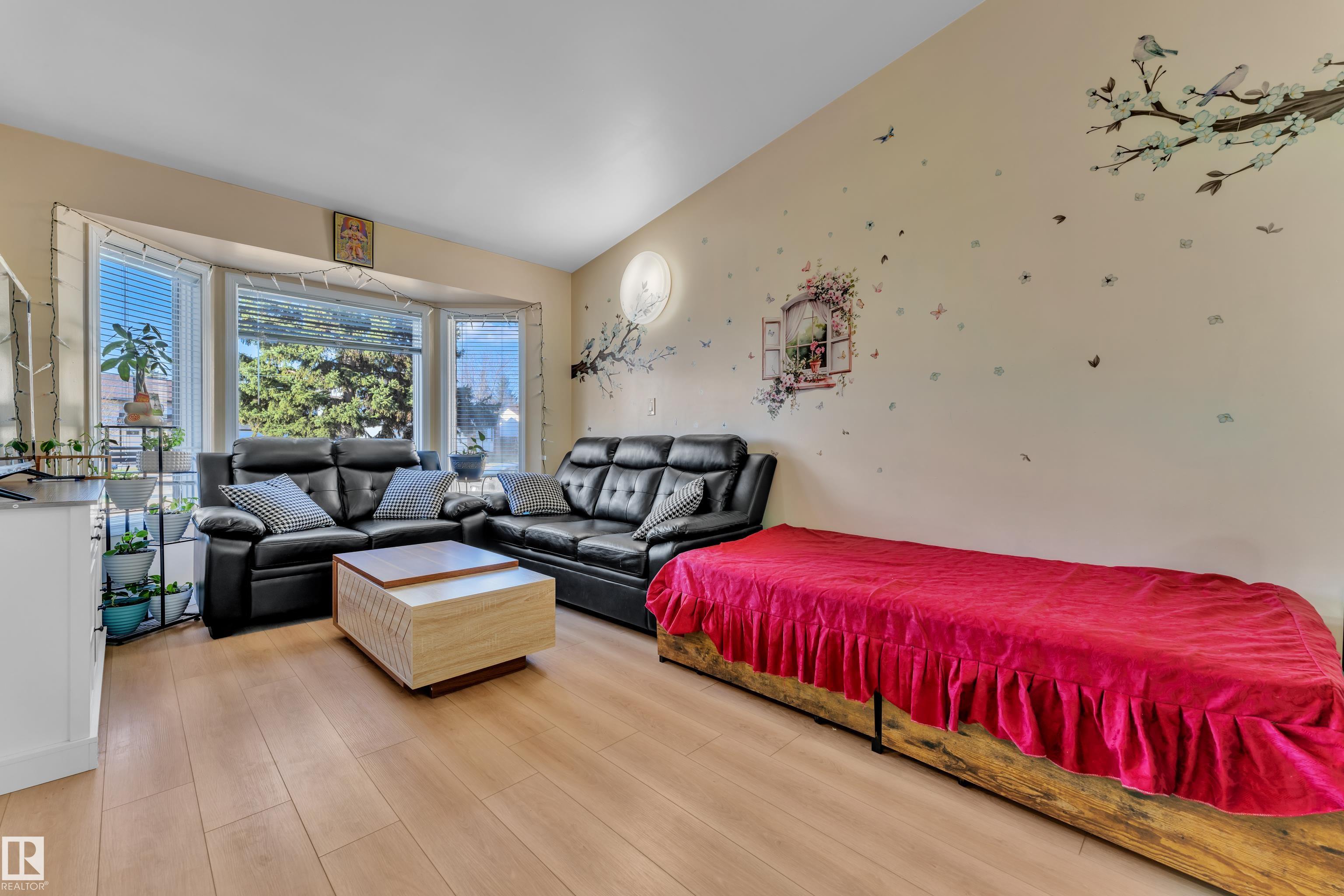 https://zimg.paragon.ice.com/ParagonImages/Property/PM/RAE/225399670/7/0/0/b5fff50b0a2bf810a9bfdd1ca4cdd178/1/33c3490789d626ca34230aee38f6307c/225399670-792ac10f-4a72-4b85-865e-5265bf9d84b5.JPG