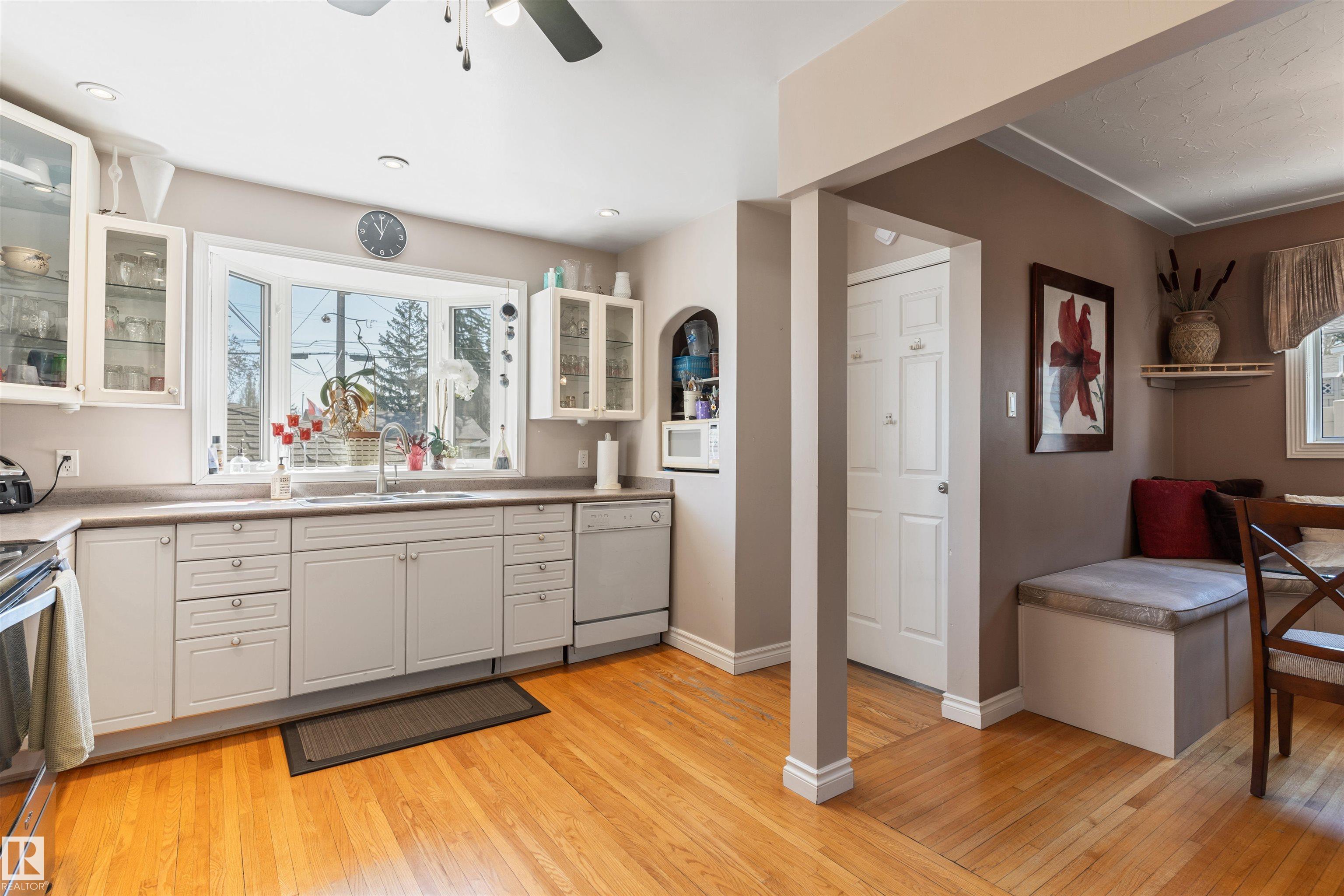 Photo 13 at 10803 52 Street NW, Capilano, Edmonton