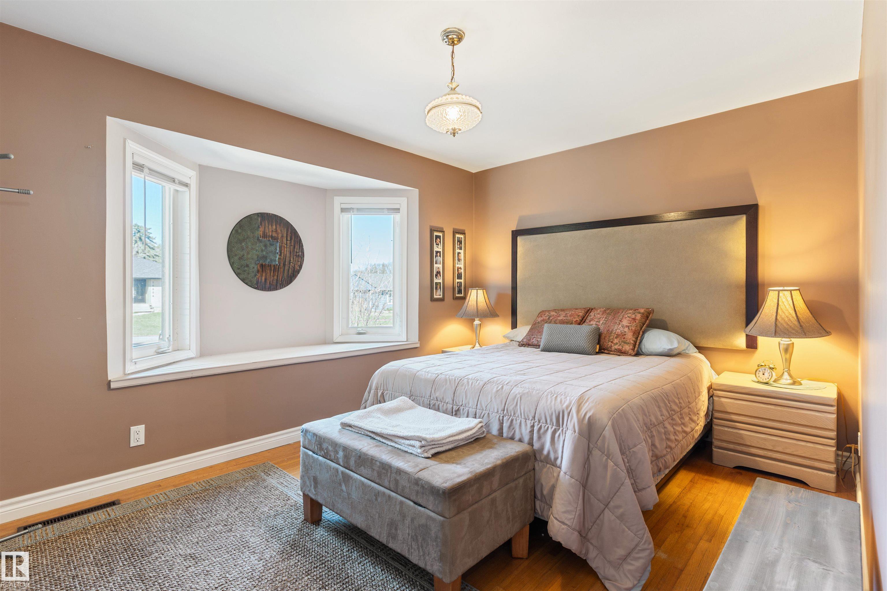 Photo 16 at 10803 52 Street NW, Capilano, Edmonton