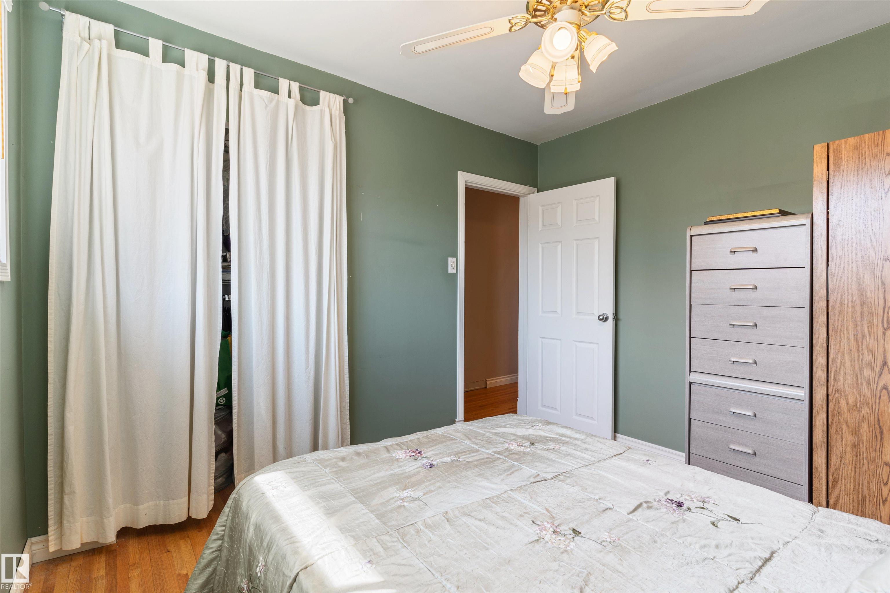 Photo 20 at 10803 52 Street NW, Capilano, Edmonton