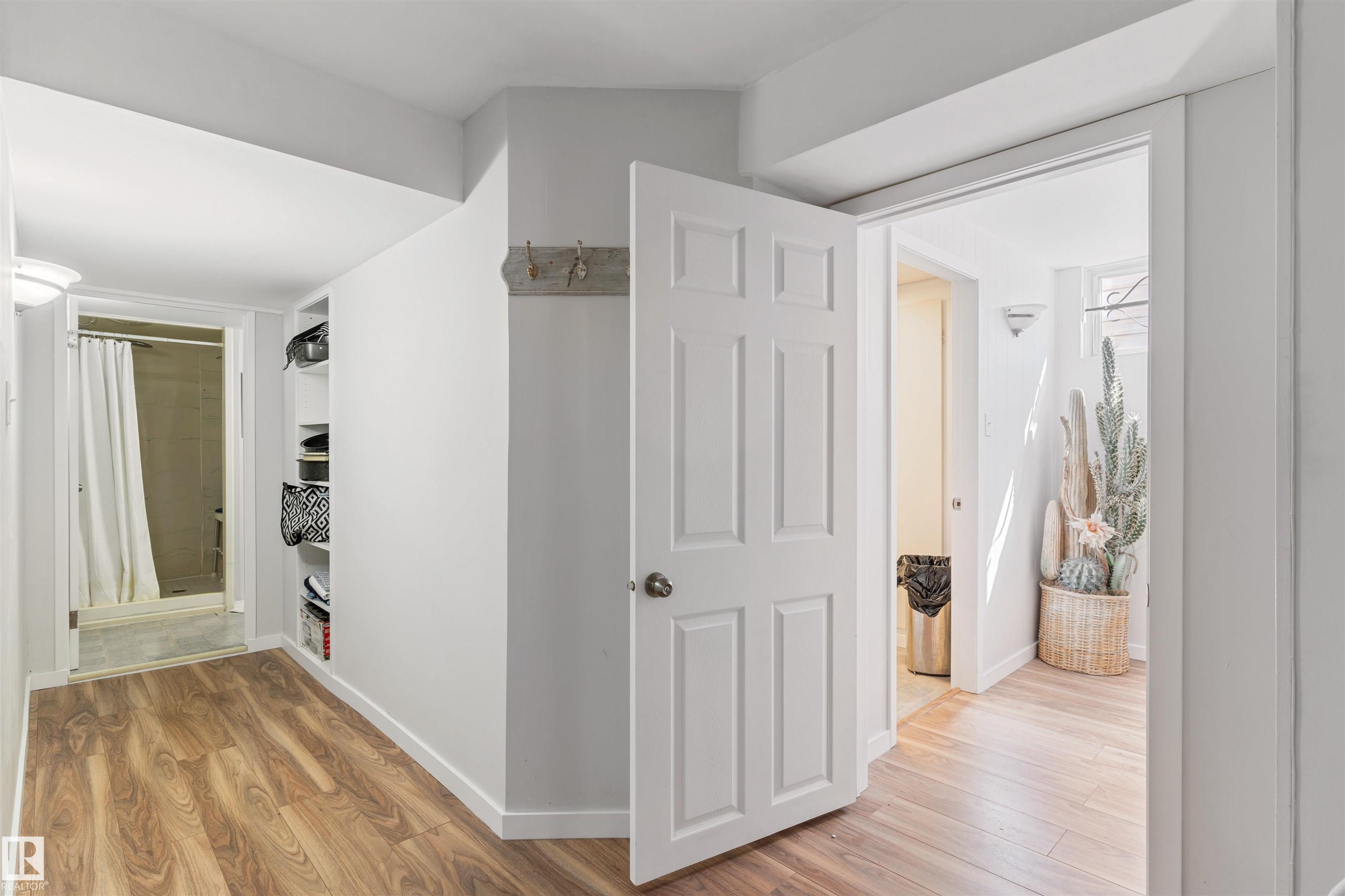 Photo 23 at 10803 52 Street NW, Capilano, Edmonton