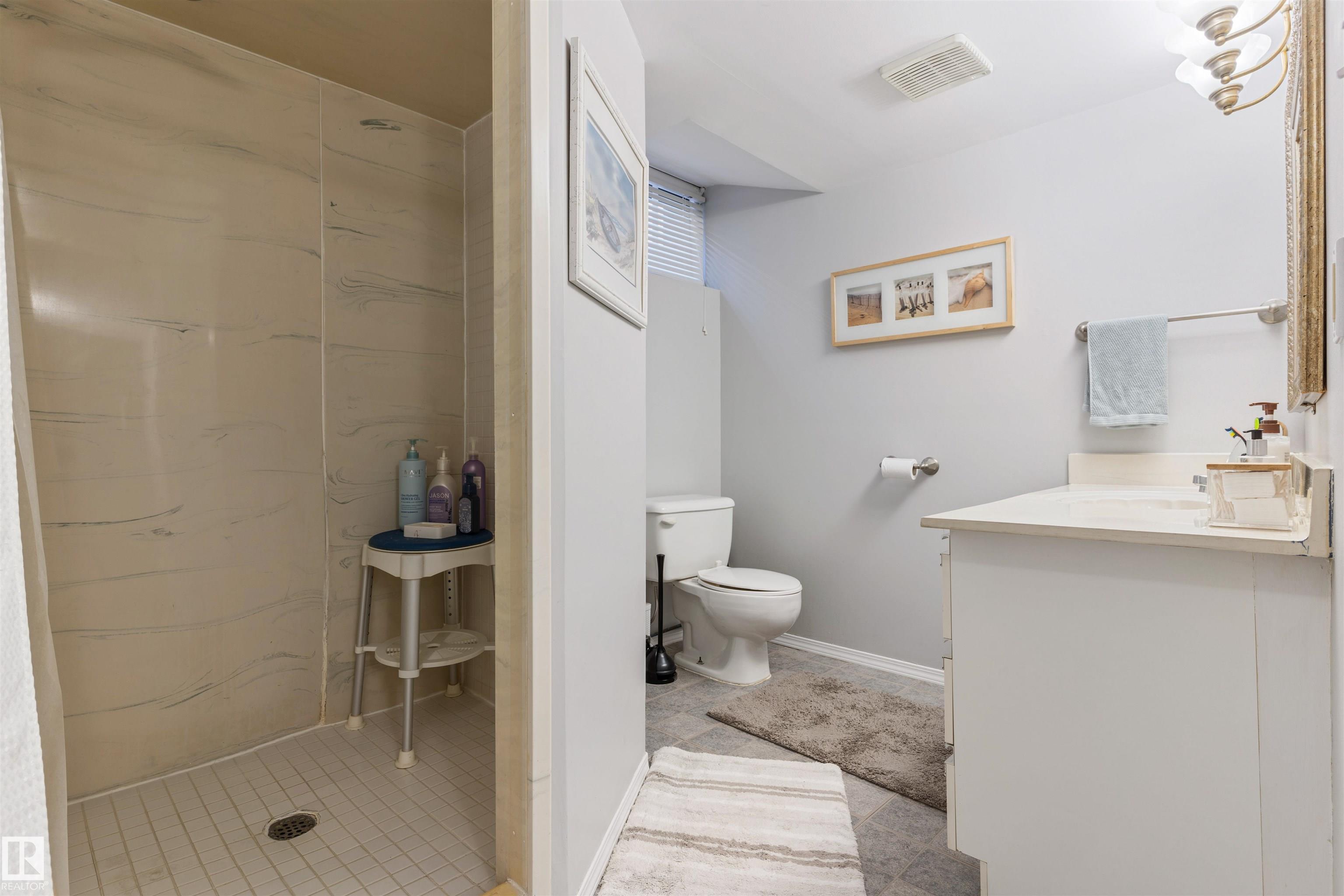 Photo 24 at 10803 52 Street NW, Capilano, Edmonton