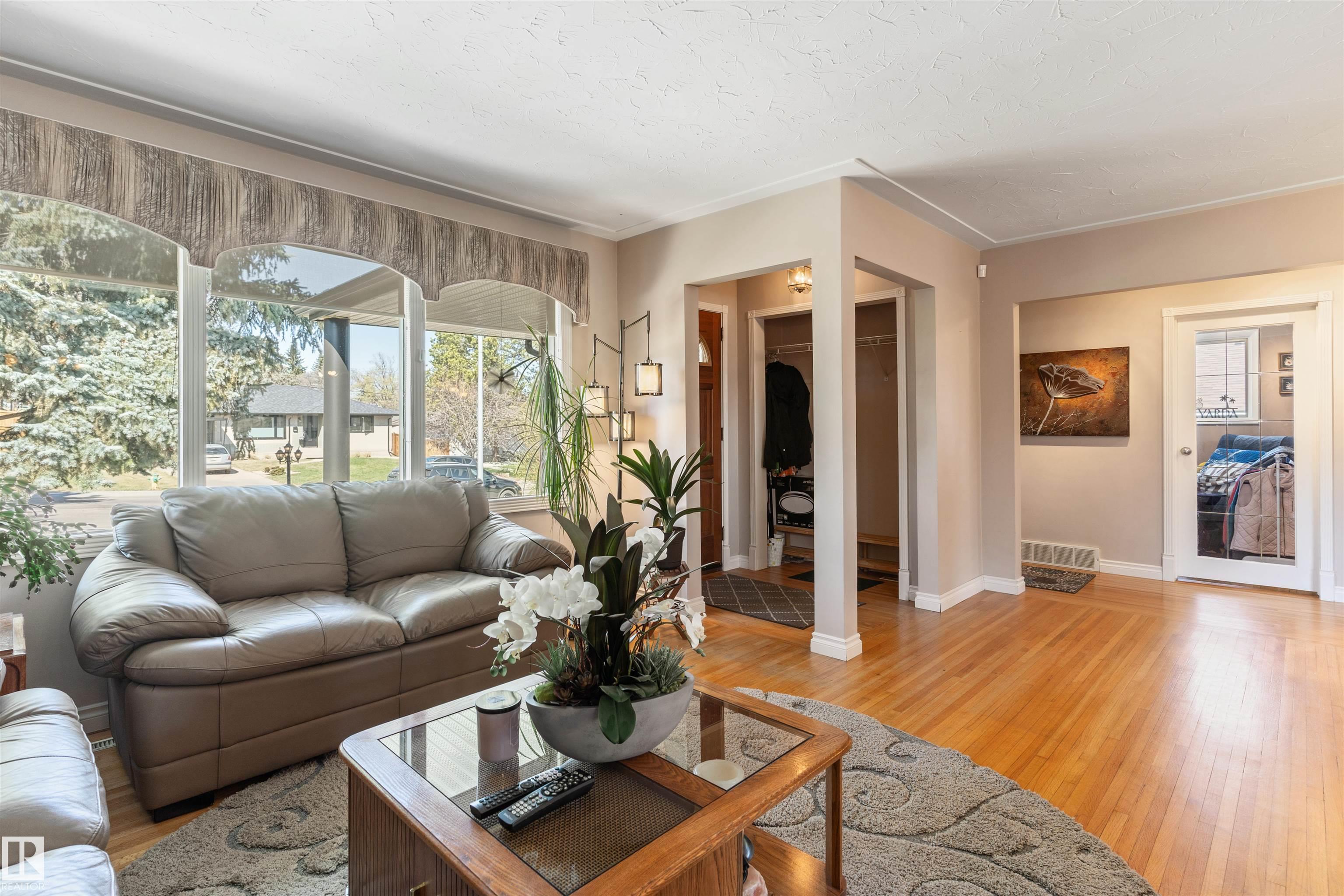 Photo 6 at 10803 52 Street NW, Capilano, Edmonton
