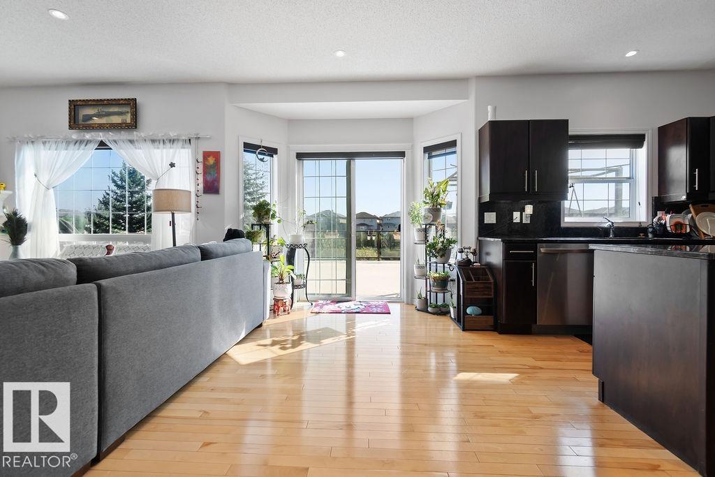 https://zimg.paragon.ice.com/ParagonImages/Property/PM/RAE/225399674/27/0/0/f535d389a5a2c9de51a01196d0b02258/1/e2865a473c08fd91401d35066293784d/225399674-00C88427-8C44-4142-988D-5F9C3B1D4EE3.JPG