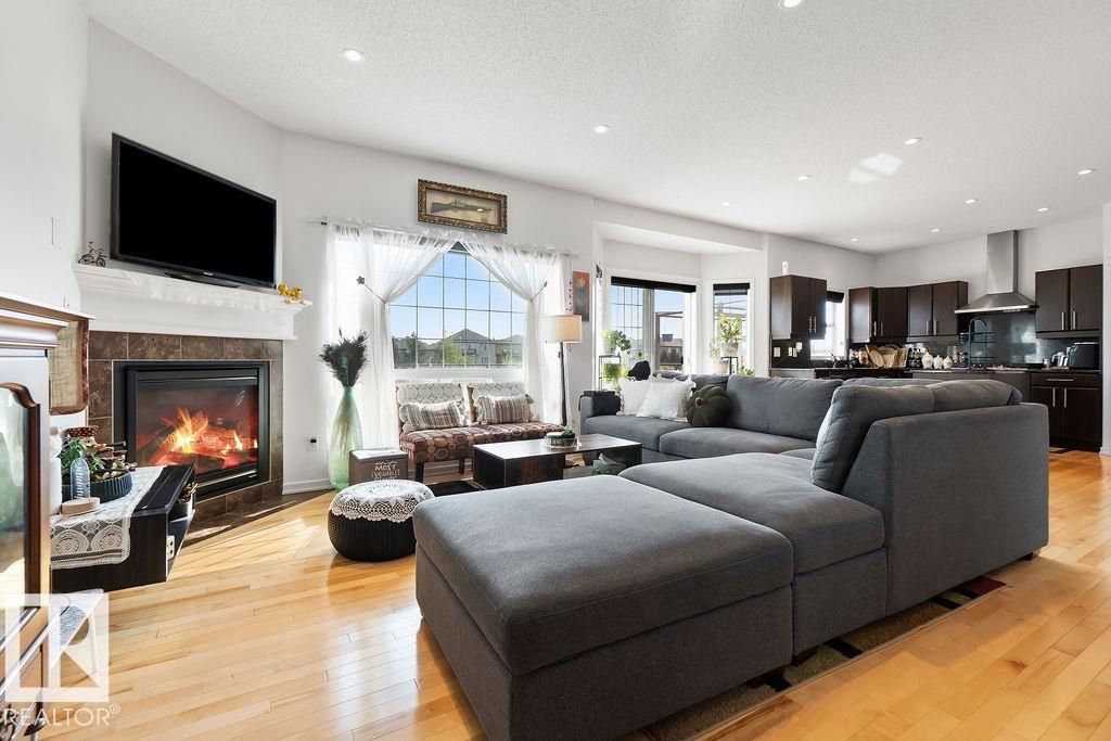 https://zimg.paragon.ice.com/ParagonImages/Property/PM/RAE/225399674/29/0/0/f9c21d5365df1f2f8095070416e89158/1/e2865a473c08fd91401d35066293784d/225399674-F555A69C-174F-4D9F-8276-9F12384D4E84.JPG