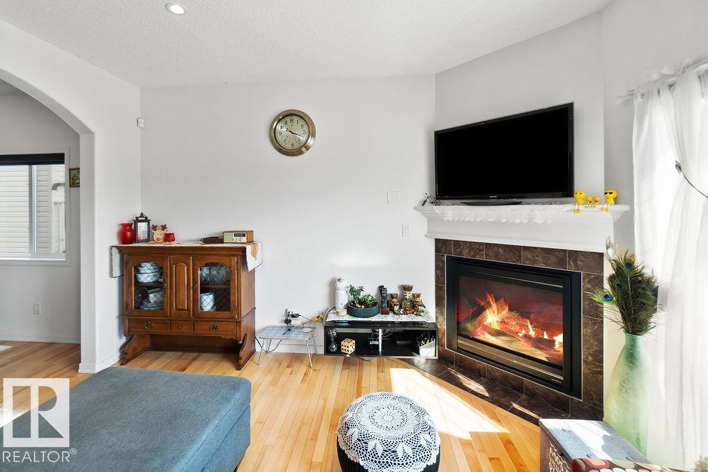https://zimg.paragon.ice.com/ParagonImages/Property/PM/RAE/225399674/30/0/0/7c36922abe5daf682d196c0010692bb5/1/e2865a473c08fd91401d35066293784d/225399674-1B09FFB0-CC86-4F6B-B53E-1DF415602AF7.JPG
