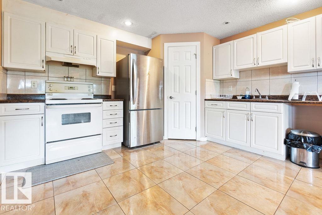 https://zimg.paragon.ice.com/ParagonImages/Property/PM/RAE/225399674/66/0/0/1b233b0b2629ecbc9736181d8840e8f6/1/e2865a473c08fd91401d35066293784d/225399674-B37F7FED-DF72-4B2C-8FFA-4B1CF5BF195A.JPG