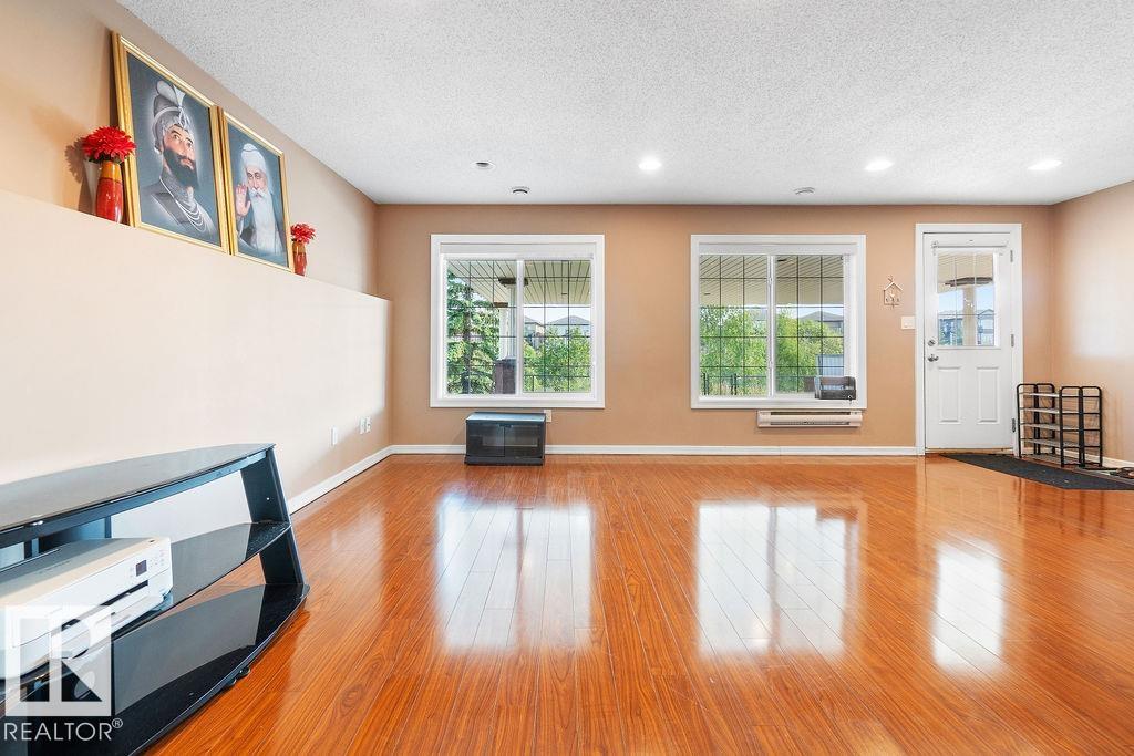 https://zimg.paragon.ice.com/ParagonImages/Property/PM/RAE/225399674/67/0/0/9a42124df1629a8b423ff741d1f39c3e/1/e2865a473c08fd91401d35066293784d/225399674-55D8F3B7-F949-44DF-88F9-9F99A3721785.JPG