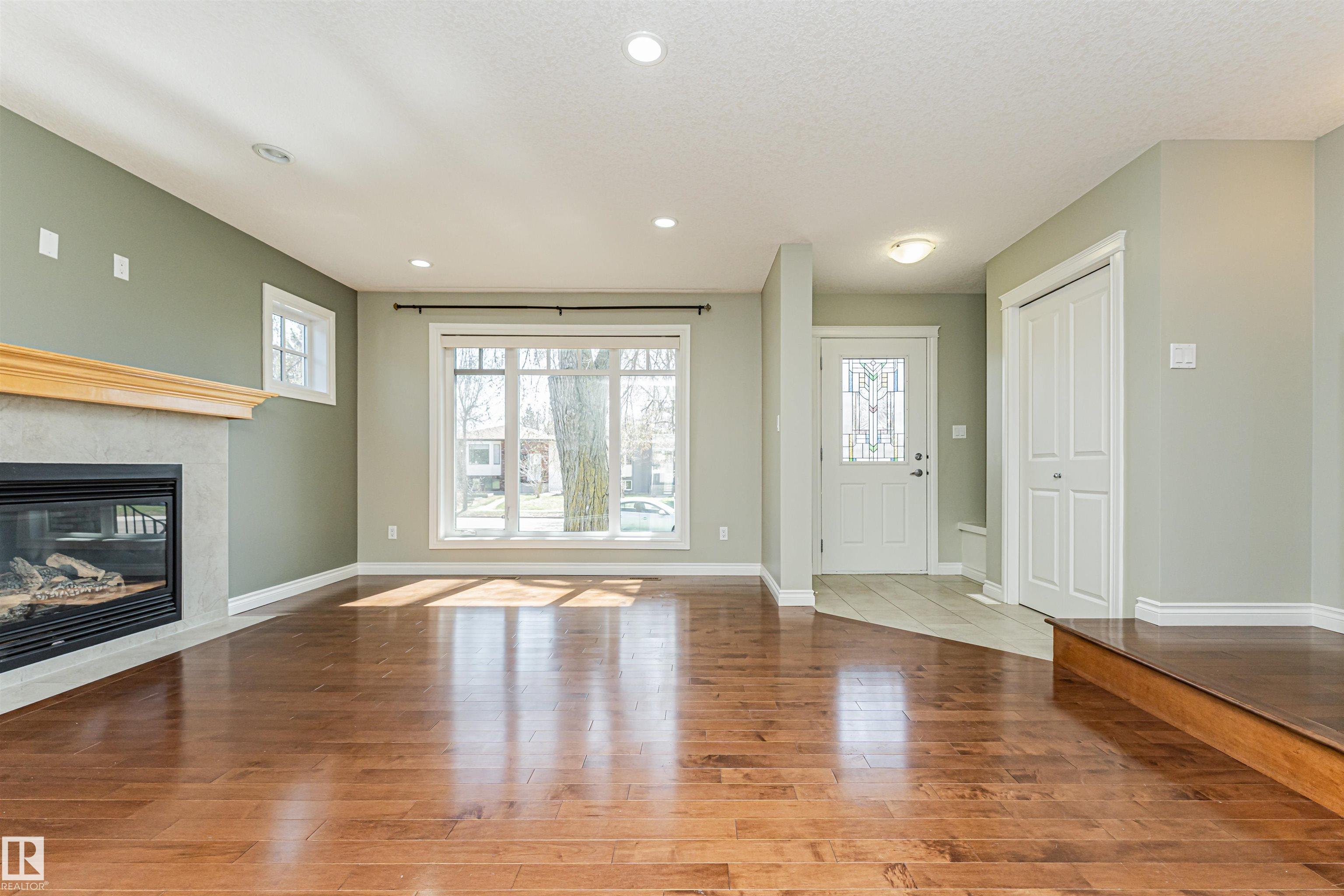 Photo 6 at 8530 76 Avenue NW, King Edward Park, Edmonton
