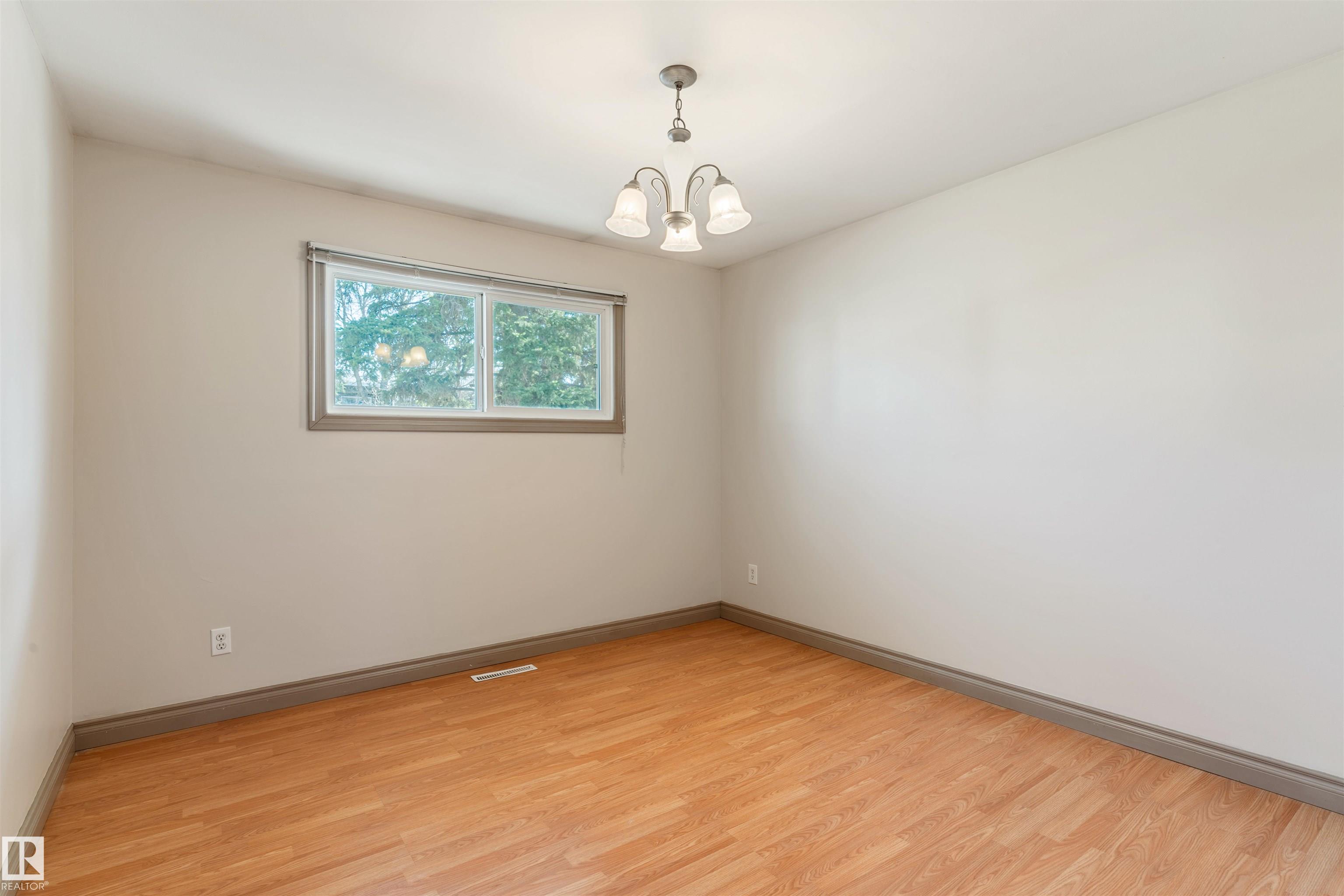 https://zimg.paragon.ice.com/ParagonImages/Property/PM/RAE/225399683/16/0/0/a8223ab420cb7a83abbb0cc58aadafb4/1/ddcc16ebd526756b06646debdf52982e/225399683-efd33370-2ac3-47a9-a7d7-ab4a1a7d8052.JPG