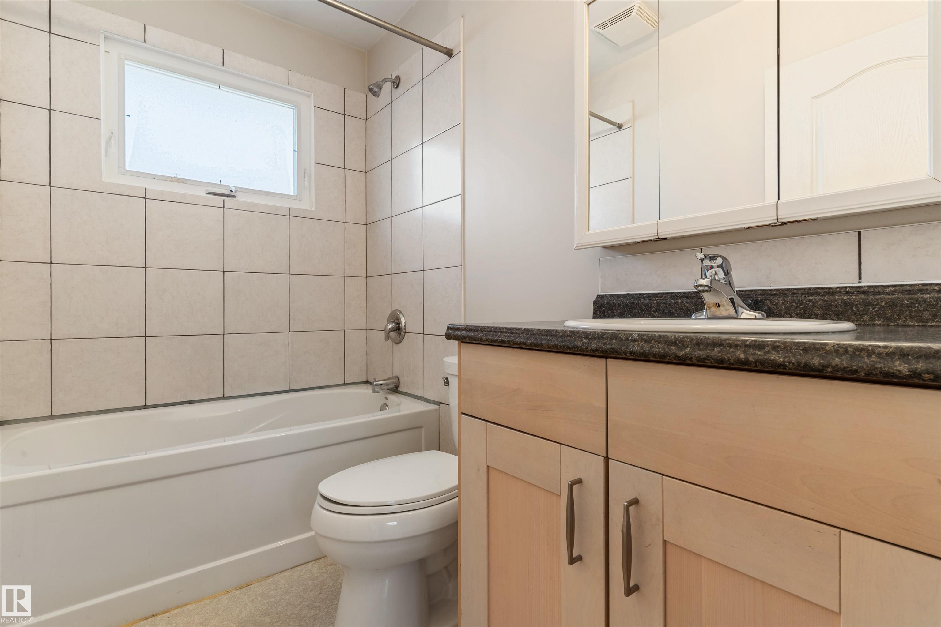 https://zimg.paragon.ice.com/ParagonImages/Property/PM/RAE/225399683/22/0/0/a2a8bb7c326ff4363265ceb9fa10987e/1/ddcc16ebd526756b06646debdf52982e/225399683-1265614a-a271-4f43-8592-7f034512c73c.JPG