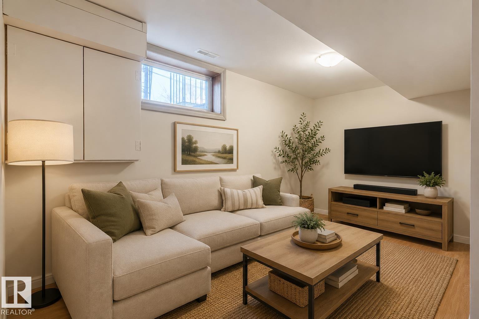 https://zimg.paragon.ice.com/ParagonImages/Property/PM/RAE/225399683/27/0/0/c1f69e2c9da665e213673718d0bc4298/1/ddcc16ebd526756b06646debdf52982e/225399683-50831939-1264-47cd-b4dc-3dfd72d00b8a.JPG