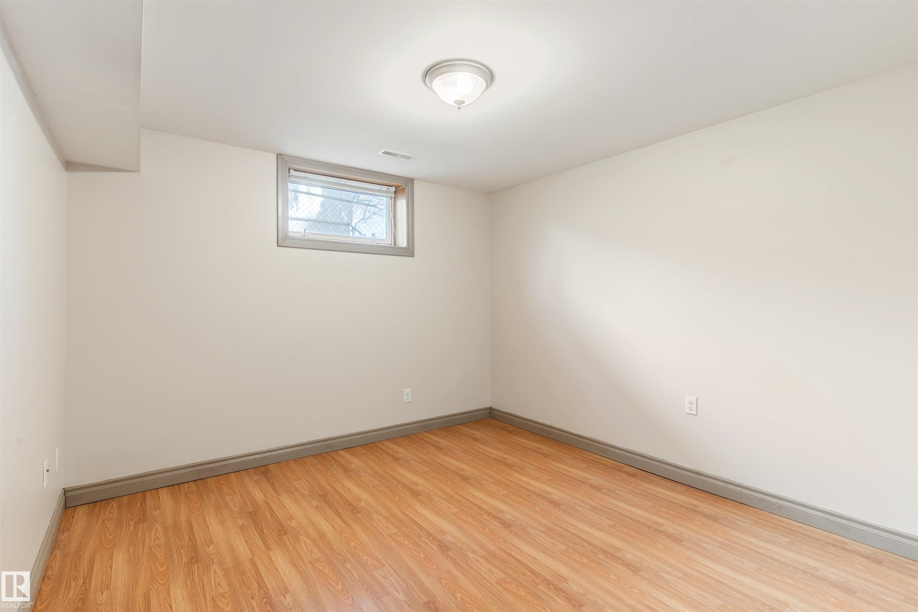 https://zimg.paragon.ice.com/ParagonImages/Property/PM/RAE/225399683/29/0/0/650ad96093827031fa73dde481cc211e/1/ddcc16ebd526756b06646debdf52982e/225399683-e5a3f084-ae2c-4780-ada4-c745095d13c8.JPG