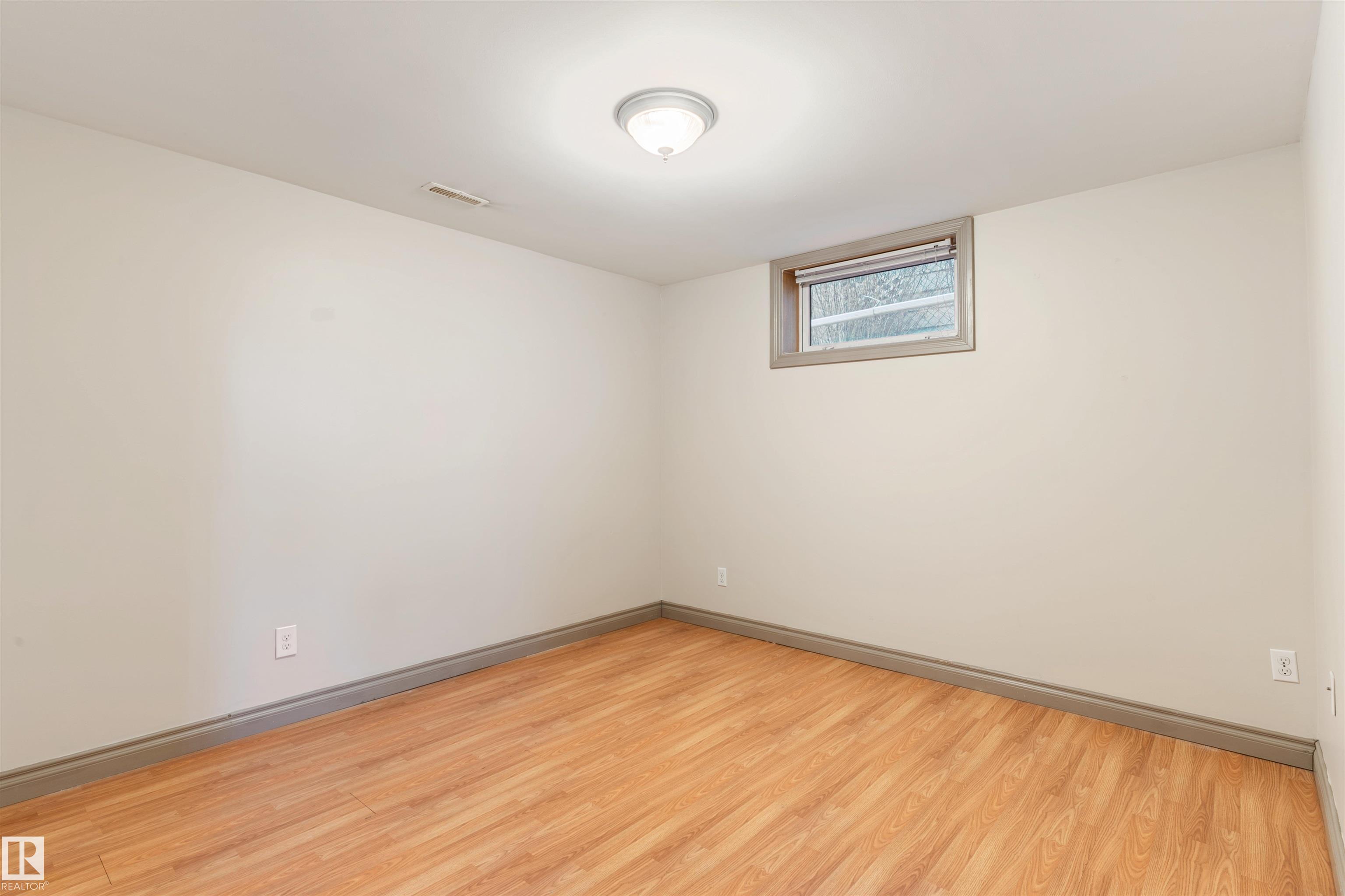 https://zimg.paragon.ice.com/ParagonImages/Property/PM/RAE/225399683/32/0/0/aa3a0b1b7a7981389765dbd813cb3cdb/1/ddcc16ebd526756b06646debdf52982e/225399683-c1ef55d1-40a3-4c92-862e-189e76a73a95.JPG
