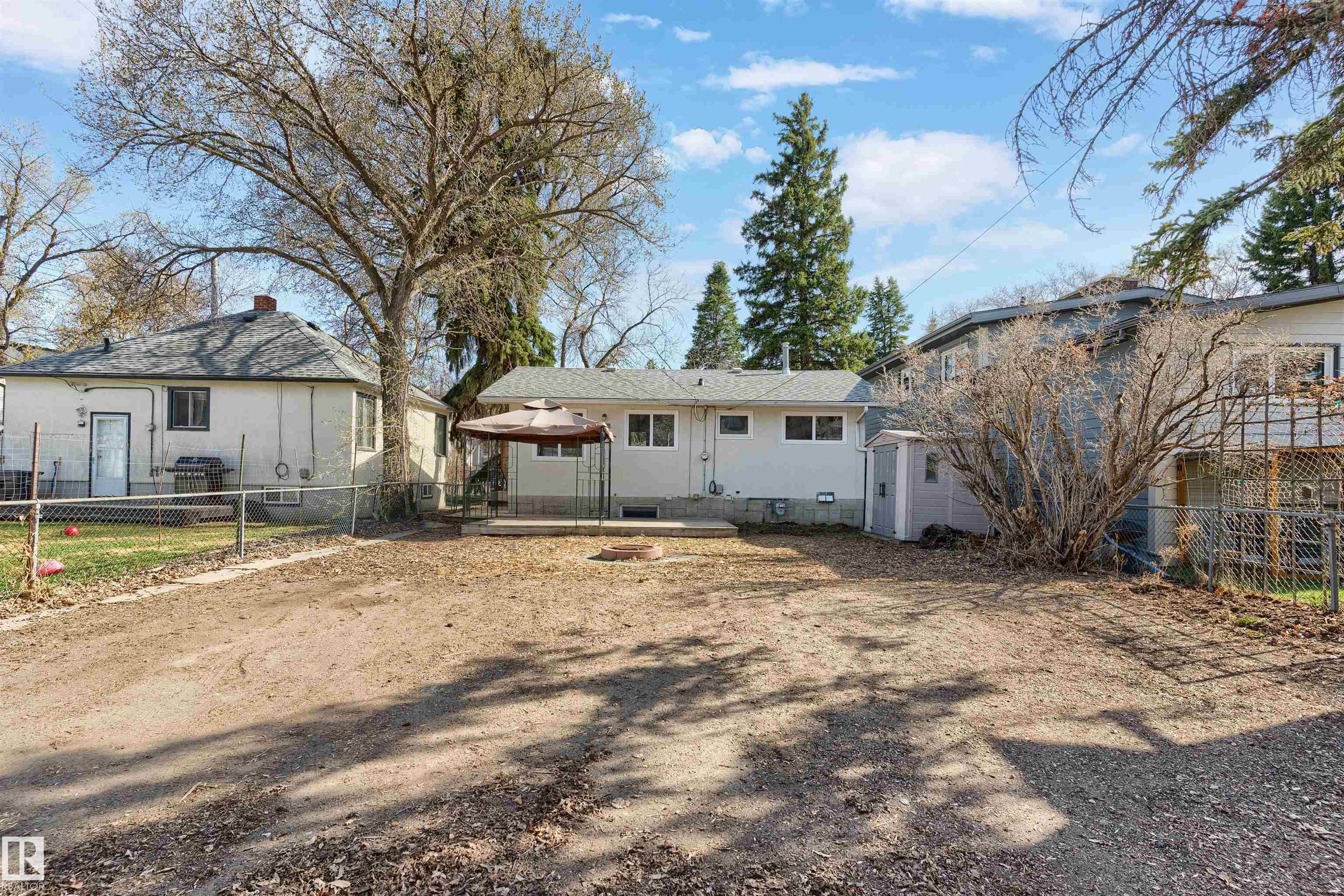 https://zimg.paragon.ice.com/ParagonImages/Property/PM/RAE/225399683/40/0/0/878ffb19fa4e8de891f2a4b629585f67/1/ddcc16ebd526756b06646debdf52982e/225399683-29b90b5b-ce53-4fcb-bddb-000421dbf534.JPG