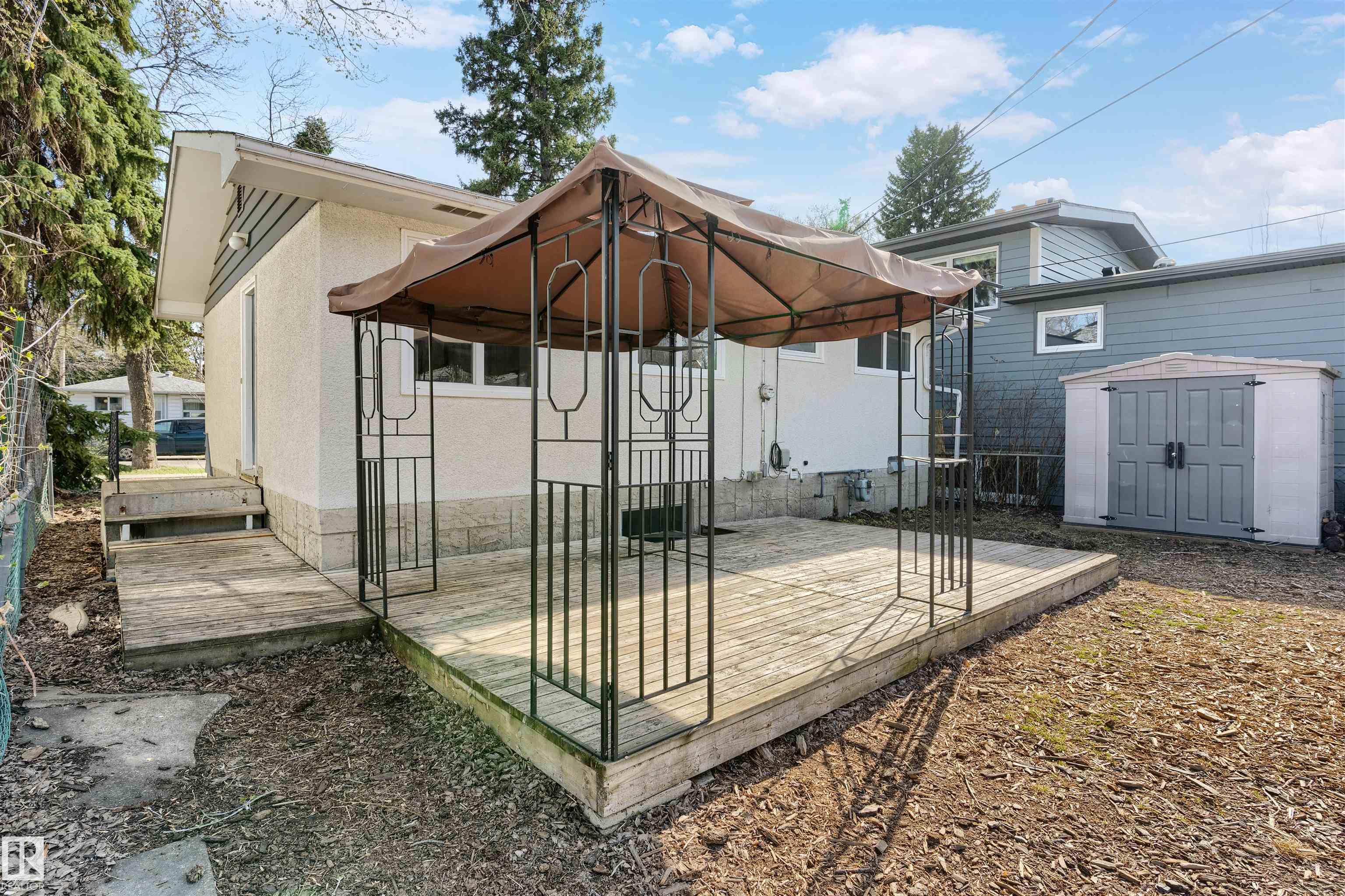 https://zimg.paragon.ice.com/ParagonImages/Property/PM/RAE/225399683/43/0/0/ad5553c729a0311396a9de75c53c2a07/1/ddcc16ebd526756b06646debdf52982e/225399683-9e6d10dc-5d45-4ad7-83ed-a8d0b9794570.JPG