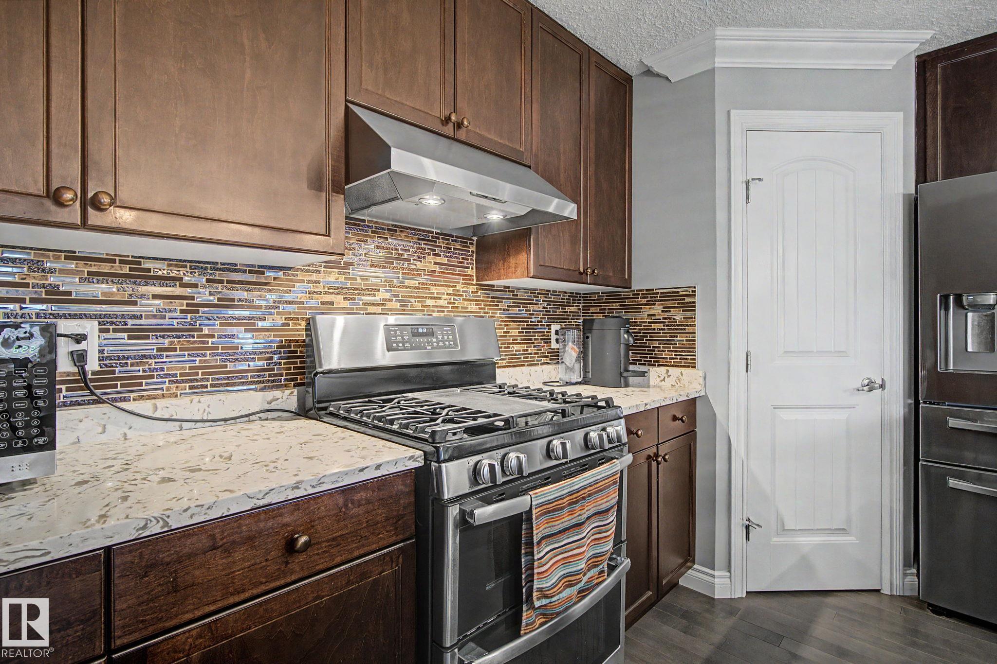 https://zimg.paragon.ice.com/ParagonImages/Property/PM/RAE/225399688/9/0/0/ee1840659c52397f711a361f5e1a171a/1/db6fac61380d53c937f4eb17aab92952/225399688-04d1ef37-e166-4e2e-a99a-4d0868247f6f.JPG