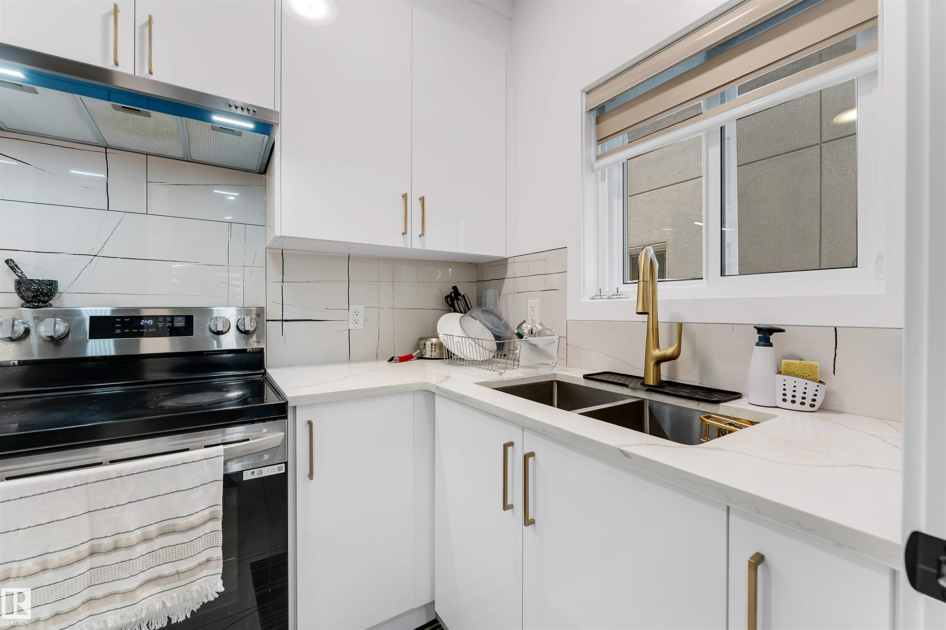 Photo 21 at 1827 17 Avenue NW, Laurel, Edmonton