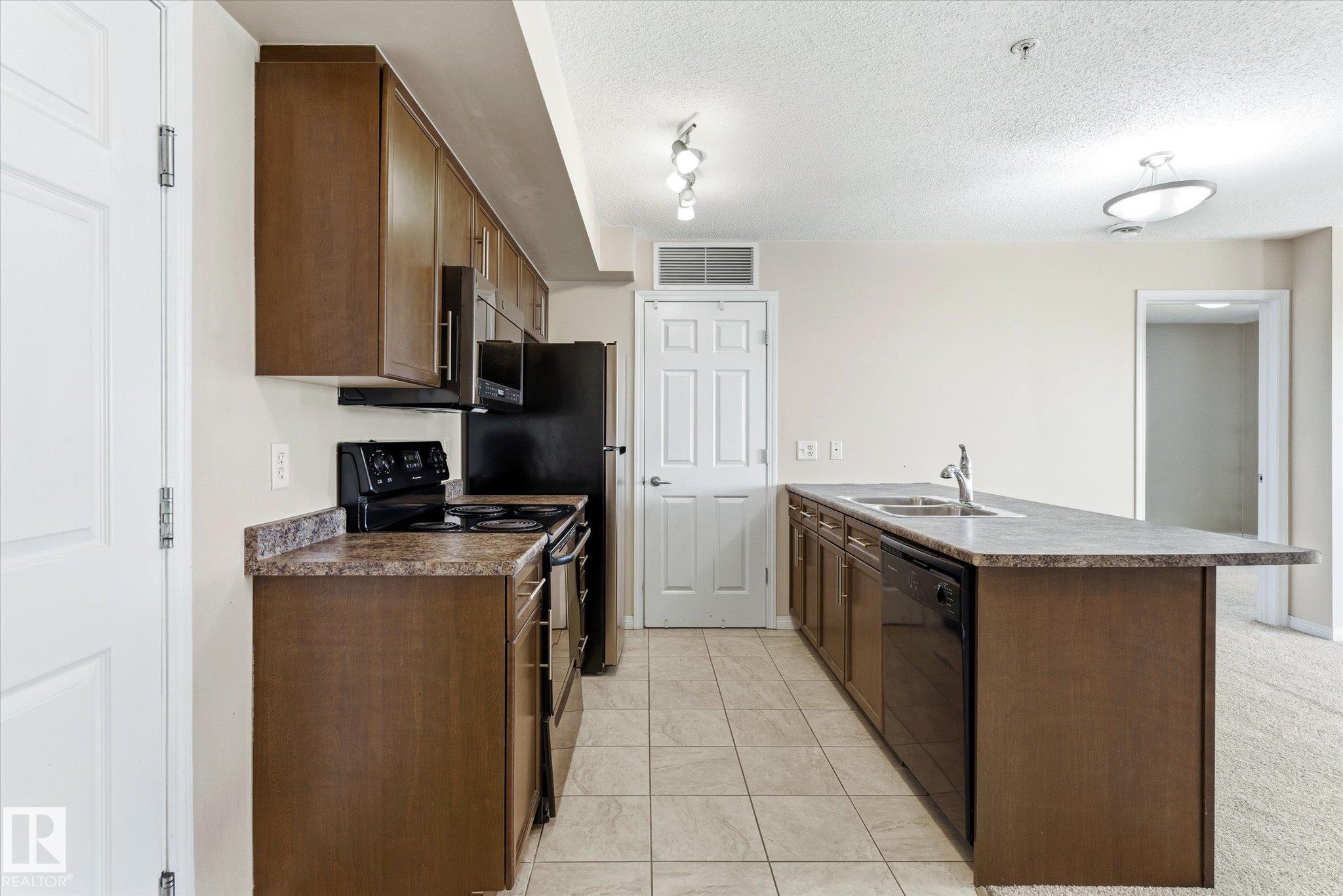 https://zimg.paragon.ice.com/ParagonImages/Property/PM/RAE/225399699/11/0/0/58d1e96e19f2a8f2f579f6396dee72dd/1/610ac18916f4705b724993f91a0a6937/225399699-7bf14e32-7e31-4b90-bf1d-9fface156a7a.JPG