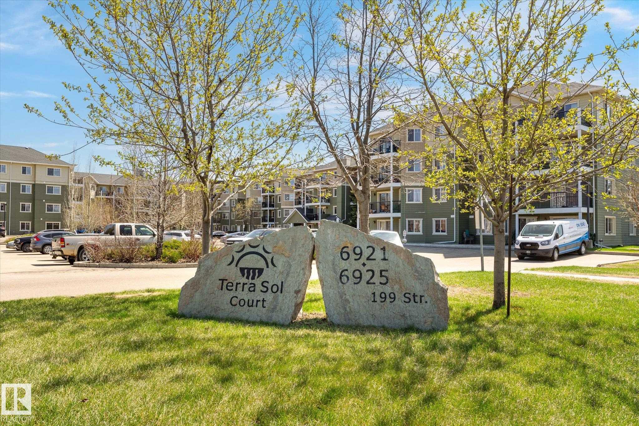https://zimg.paragon.ice.com/ParagonImages/Property/PM/RAE/225399699/32/0/0/6cc79cd5e4a352e6bc9cd121e185a4be/1/610ac18916f4705b724993f91a0a6937/225399699-76c1dbf2-c1bd-495e-a434-ff969af915a4.JPG