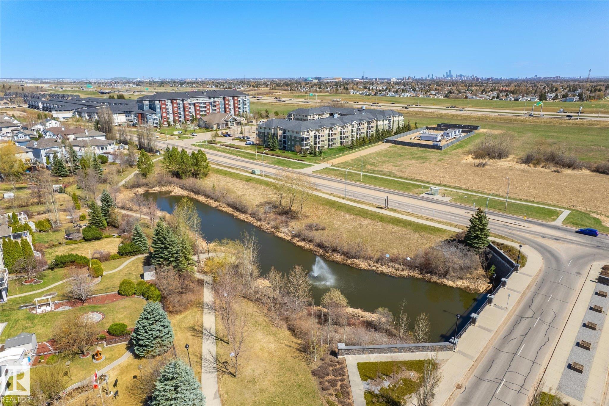 https://zimg.paragon.ice.com/ParagonImages/Property/PM/RAE/225399699/33/0/0/4320c83c1d977ffe413ce02a0a09f724/1/610ac18916f4705b724993f91a0a6937/225399699-eede7c5e-482e-4b3b-92b1-c55de3af9760.JPG