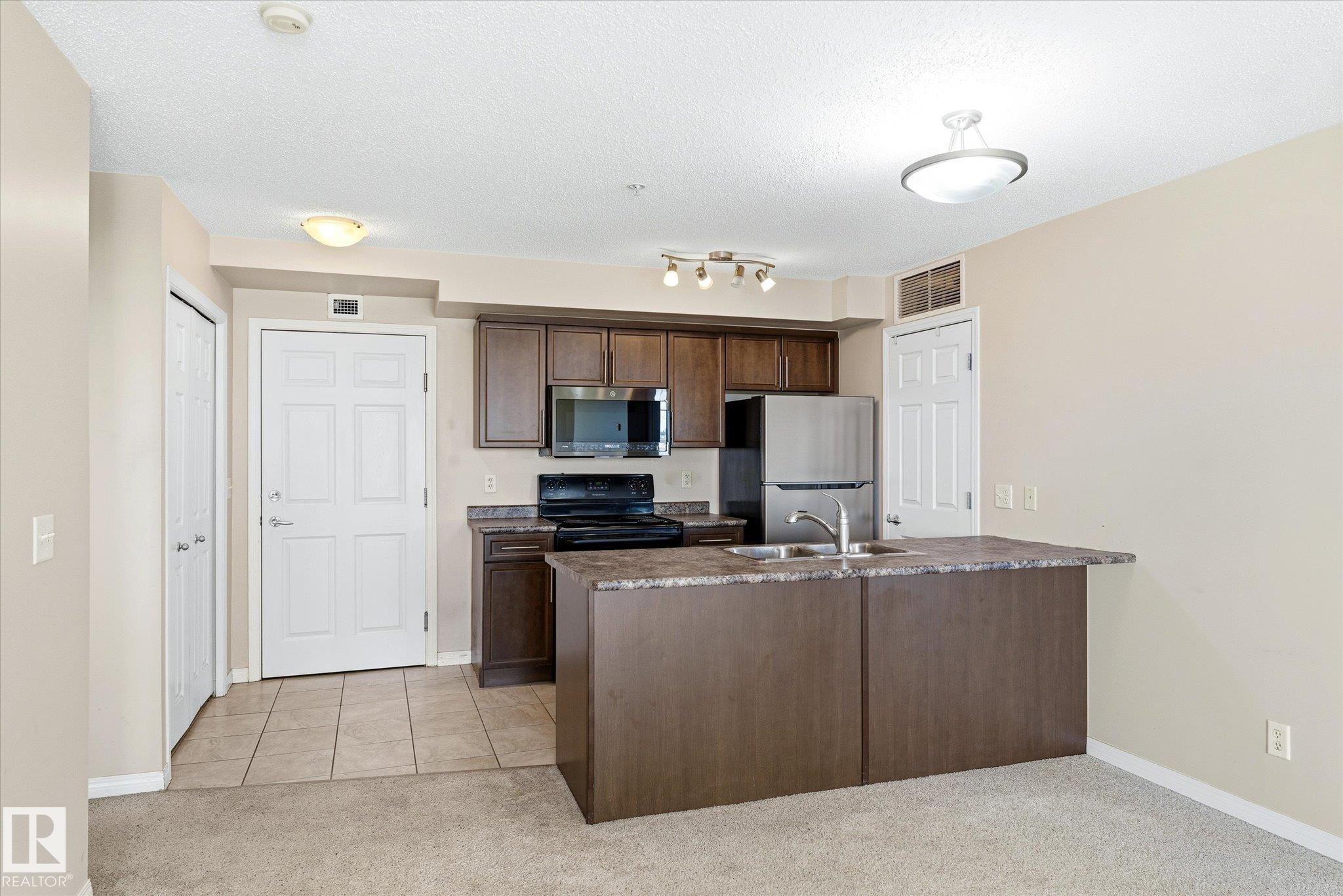https://zimg.paragon.ice.com/ParagonImages/Property/PM/RAE/225399699/7/0/0/a63b29ca98dfa81f0e44f775a173aacd/1/610ac18916f4705b724993f91a0a6937/225399699-70262007-fd3d-4cb2-82c9-02334bd29fc0.JPG