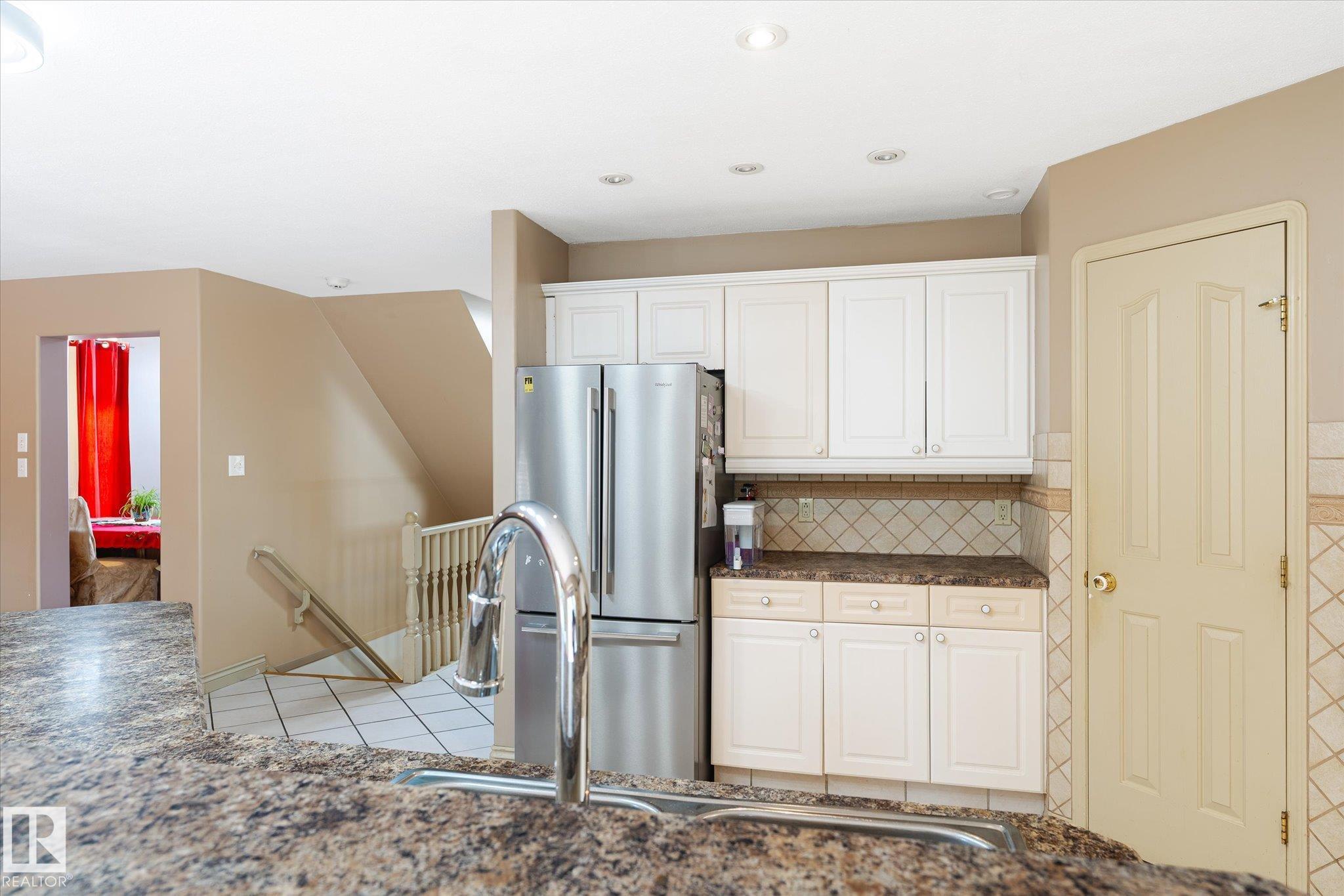 https://zimg.paragon.ice.com/ParagonImages/Property/PM/RAE/225399700/12/0/0/020e62546130b1703efba8e64c159de1/1/d355ec603b79db7299fb2701b528f474/225399700-C7B88B28-5DED-4B93-9480-7D3F85FBA3BD.JPG