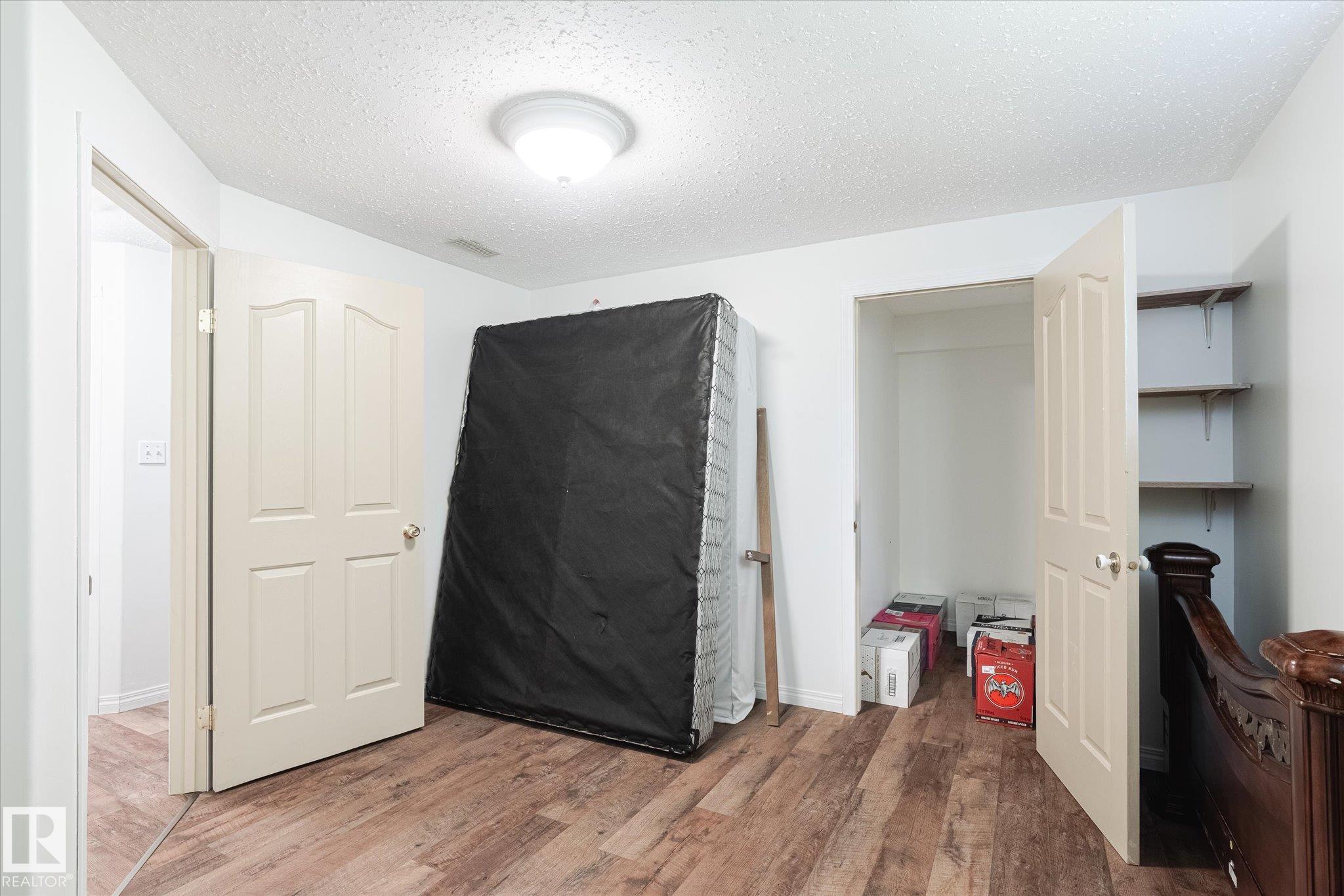 https://zimg.paragon.ice.com/ParagonImages/Property/PM/RAE/225399700/38/0/0/618ca3bbf66ce6b09b8715f217371fd2/1/d355ec603b79db7299fb2701b528f474/225399700-D3594C66-954E-4591-A684-51C635FB1DD3.JPG