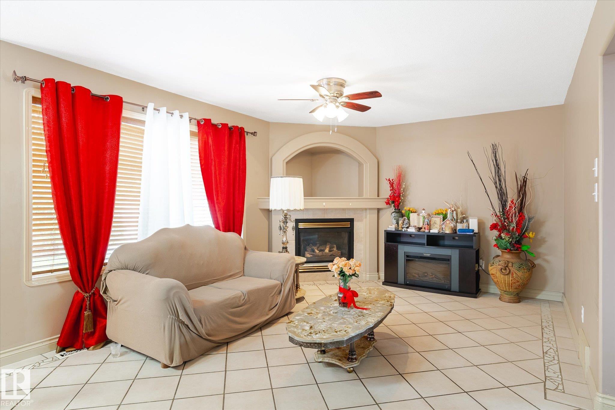 https://zimg.paragon.ice.com/ParagonImages/Property/PM/RAE/225399700/8/0/0/114c82d7a14bc1f4a3d95a3ef7748811/1/d355ec603b79db7299fb2701b528f474/225399700-C32B8AA0-1B3C-482D-91FB-473520652EEB.JPG