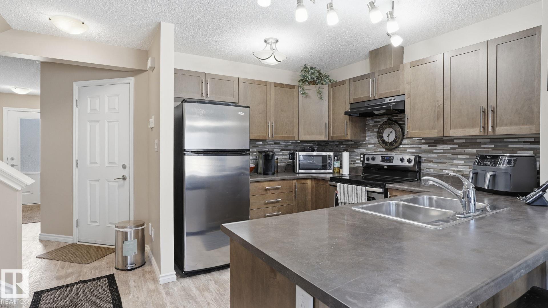 https://zimg.paragon.ice.com/ParagonImages/Property/PM/RAE/225399708/6/0/0/61fbfe9f7cadffaa03a3a509733af671/1/ff10fadb73069843c3429d05f67d7b54/225399708-44ceeab4-104e-48ba-a59b-9df83e6f3343.JPG