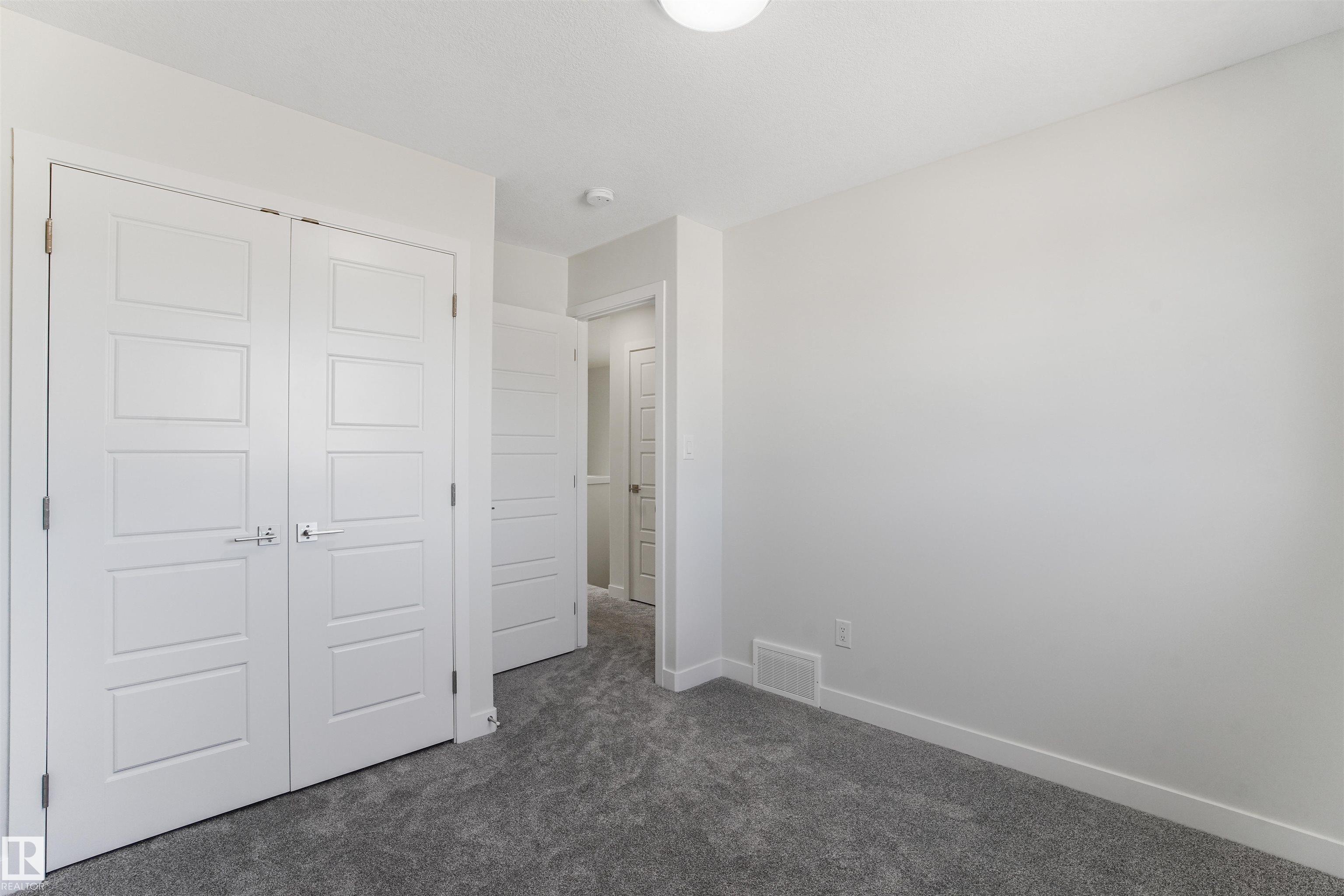 https://zimg.paragon.ice.com/ParagonImages/Property/PM/RAE/225399716/12/0/0/468e847c1d03fa58cd7cf388377d7242/1/f04062defd64eafee0a921b570987b7b/225399716-62526887-16b5-4db6-a39f-83286e15a390.JPG